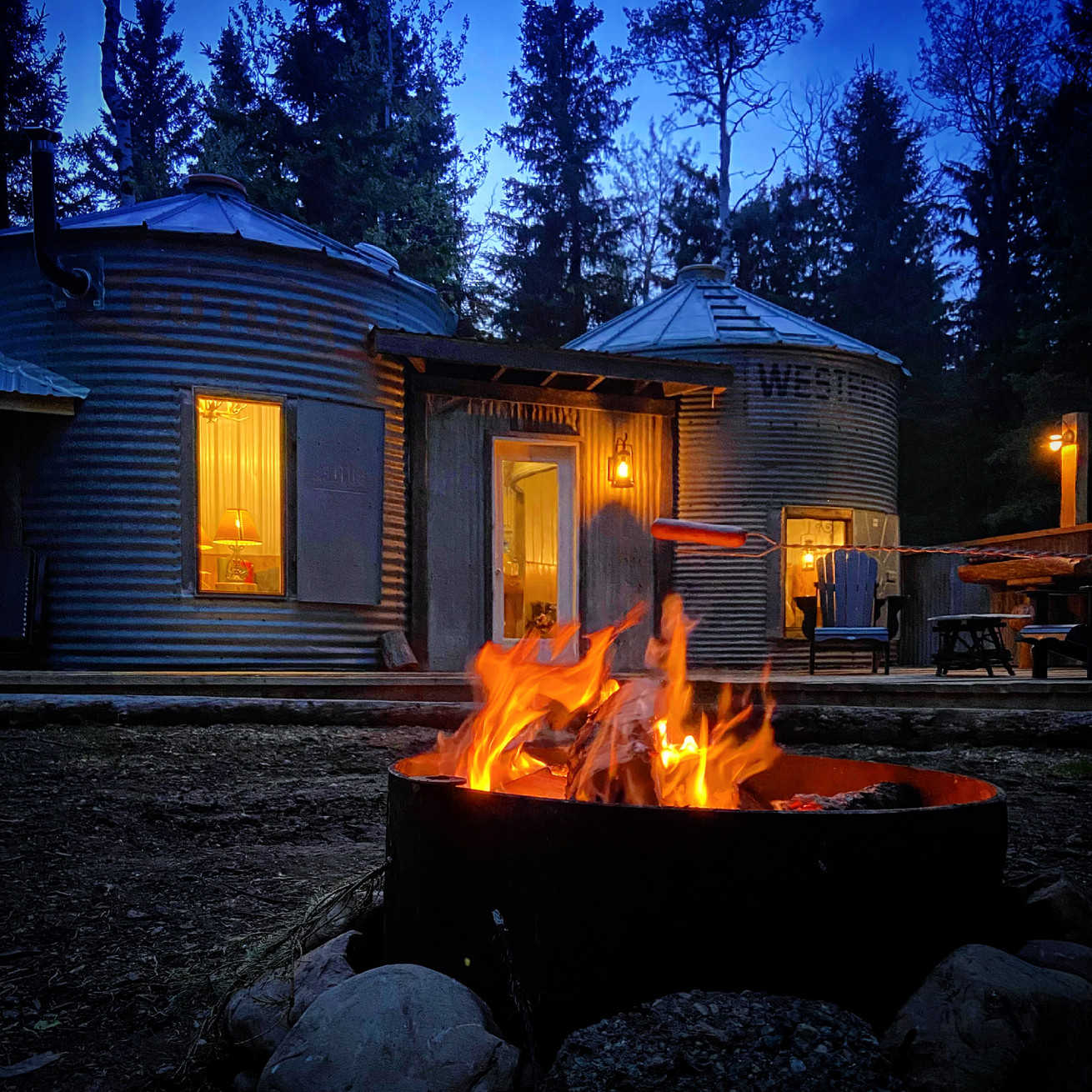 Romantic Retreat in Tin Bins Cabin Cabins for Rent in Cremona, Alberta, Canada