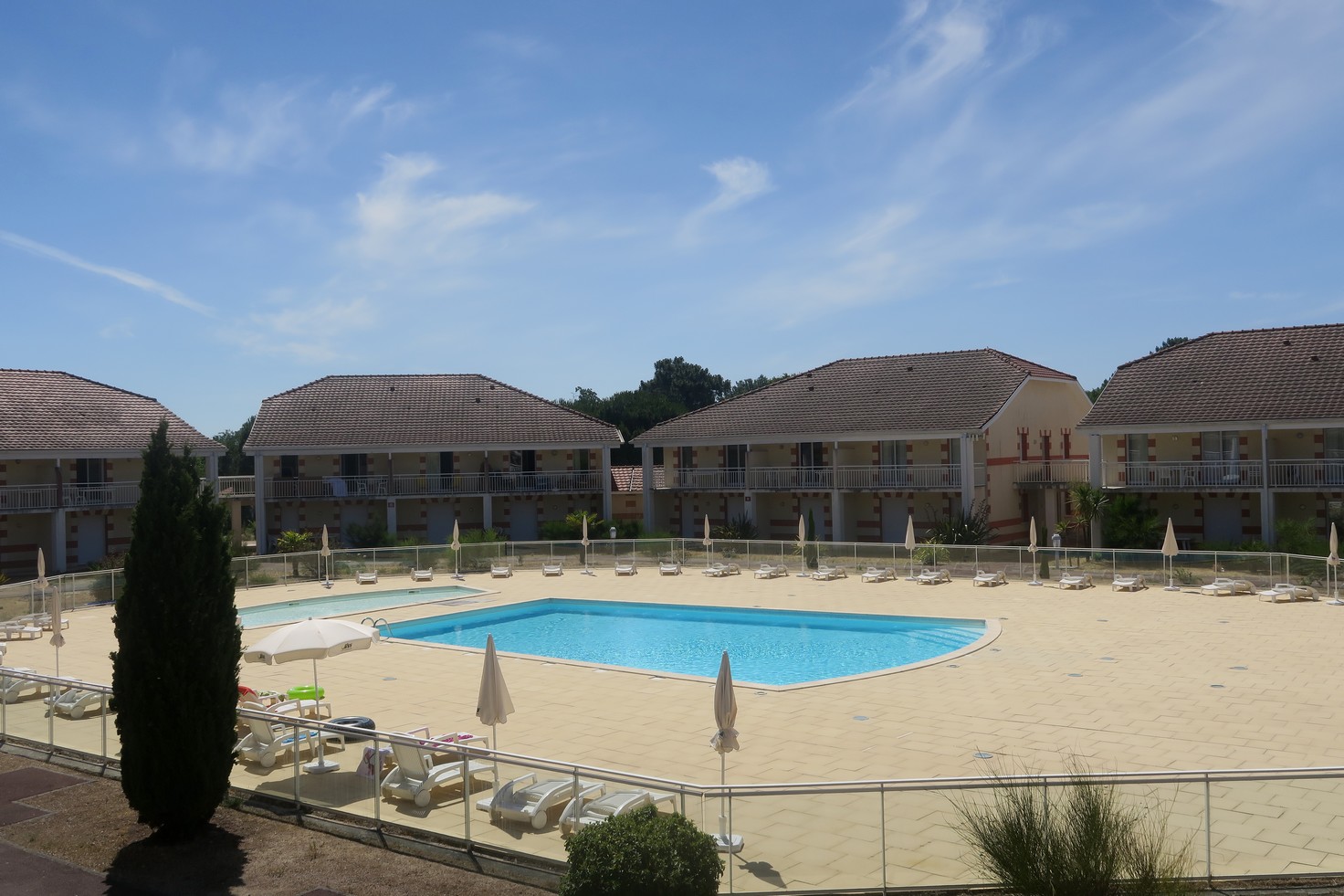 Comfortable apartment, residence with pool