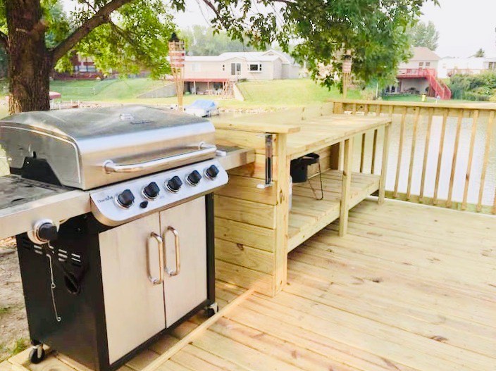 Flip Flop Cove at Johnson Lake Houses for Rent in Elwood, Nebraska