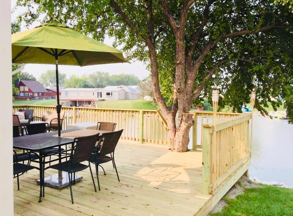 Flip Flop Cove at Johnson Lake Houses for Rent in Elwood, Nebraska