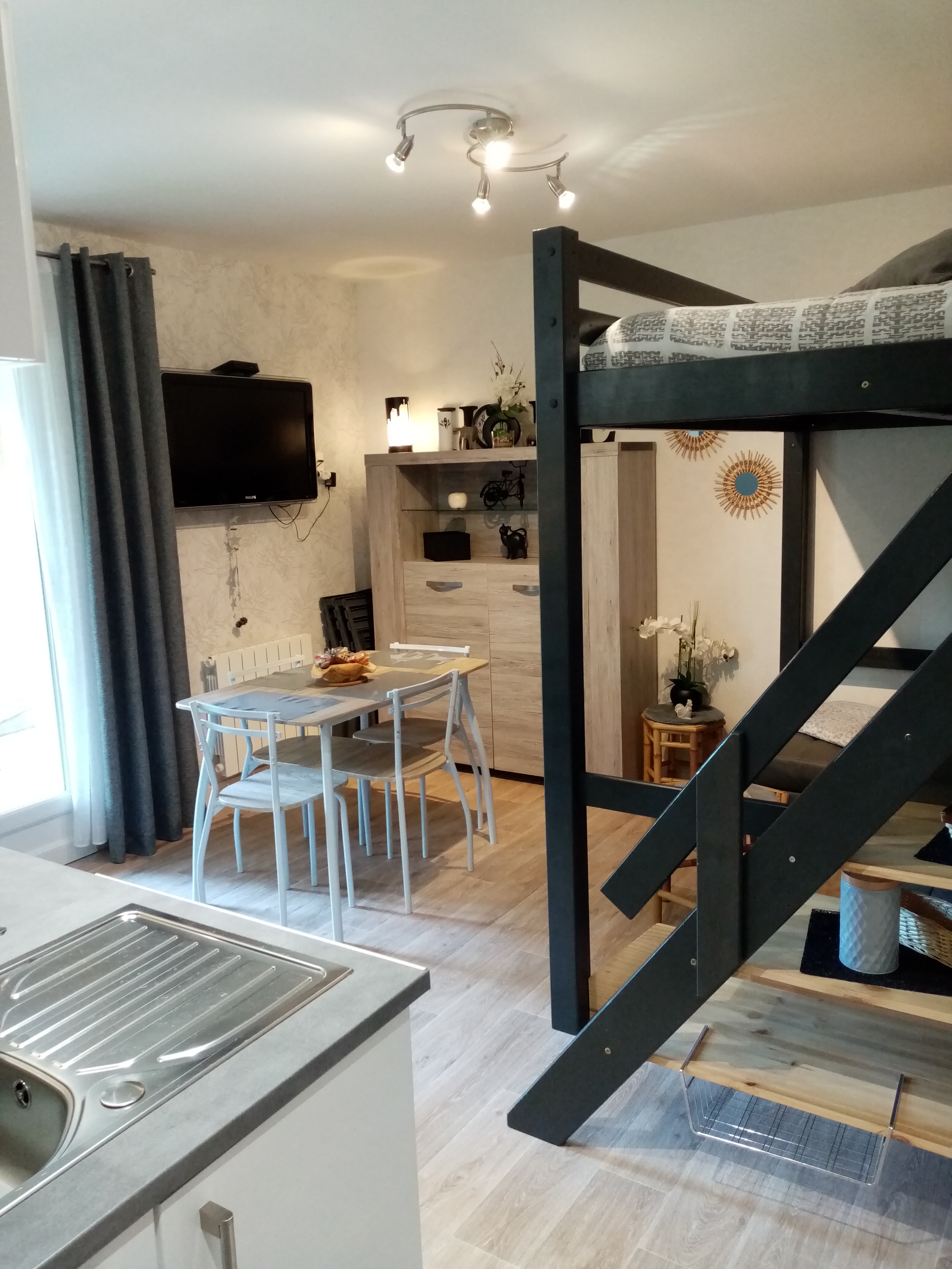 Studio 21 m2 Downtown and very close to the beach