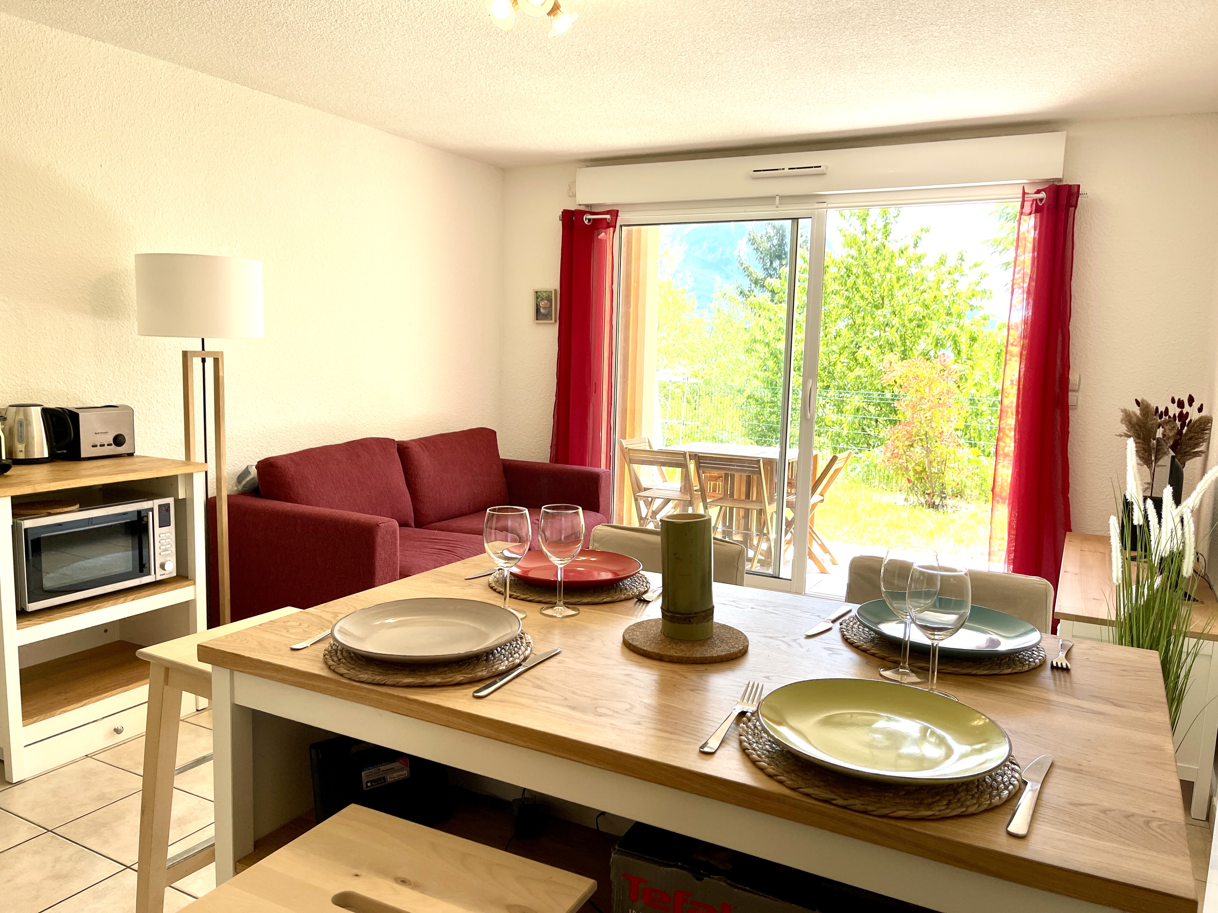 Lovely 2 room Briançon garden with garden