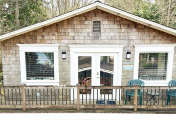 Port Gamble Bungalow with Water View/Beach access