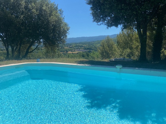 House with private pool in the heart of the Luberon