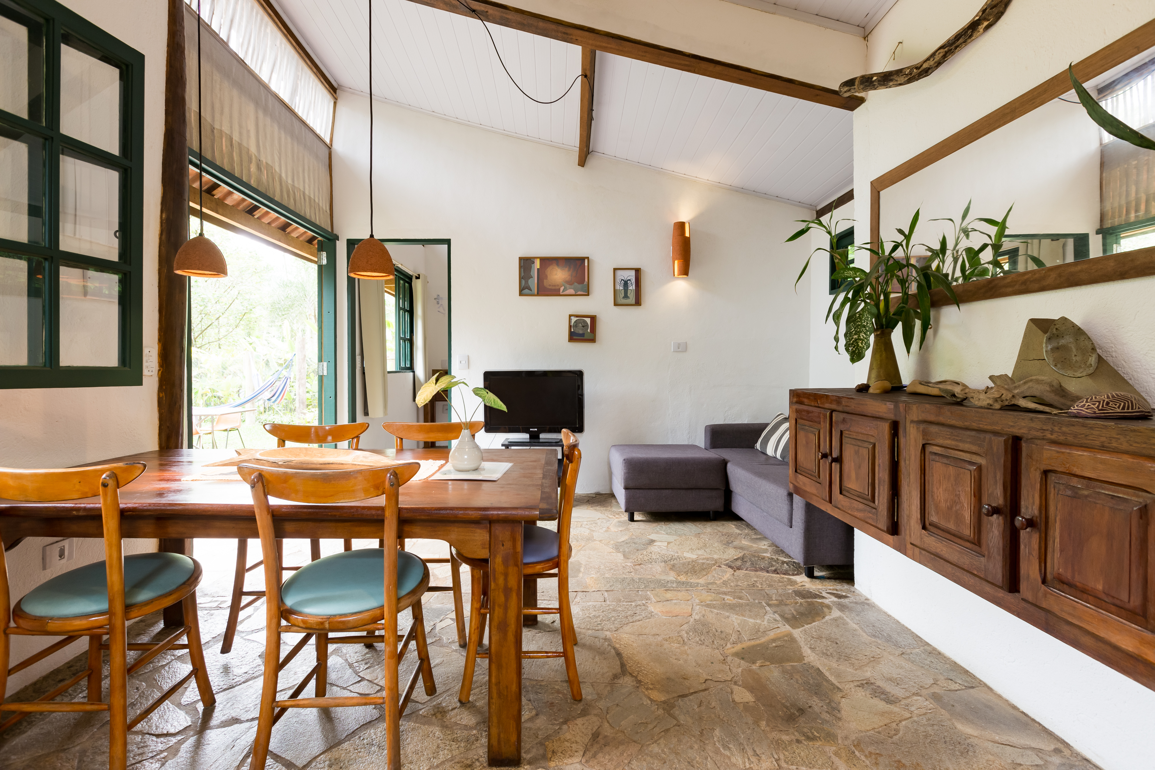 CASA FLORA 02. Refuge in Camburi