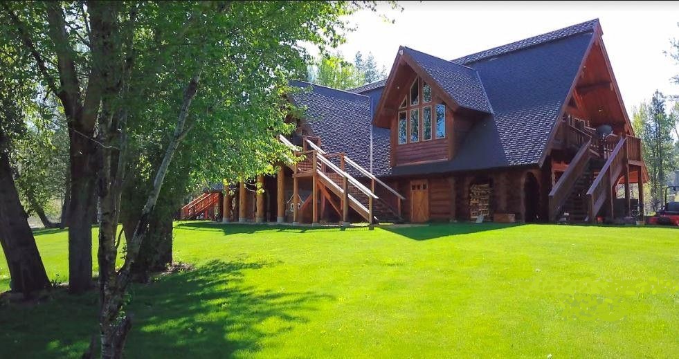 Beautiful Custom Lodge Estate on the Payette River Cabins for Rent in