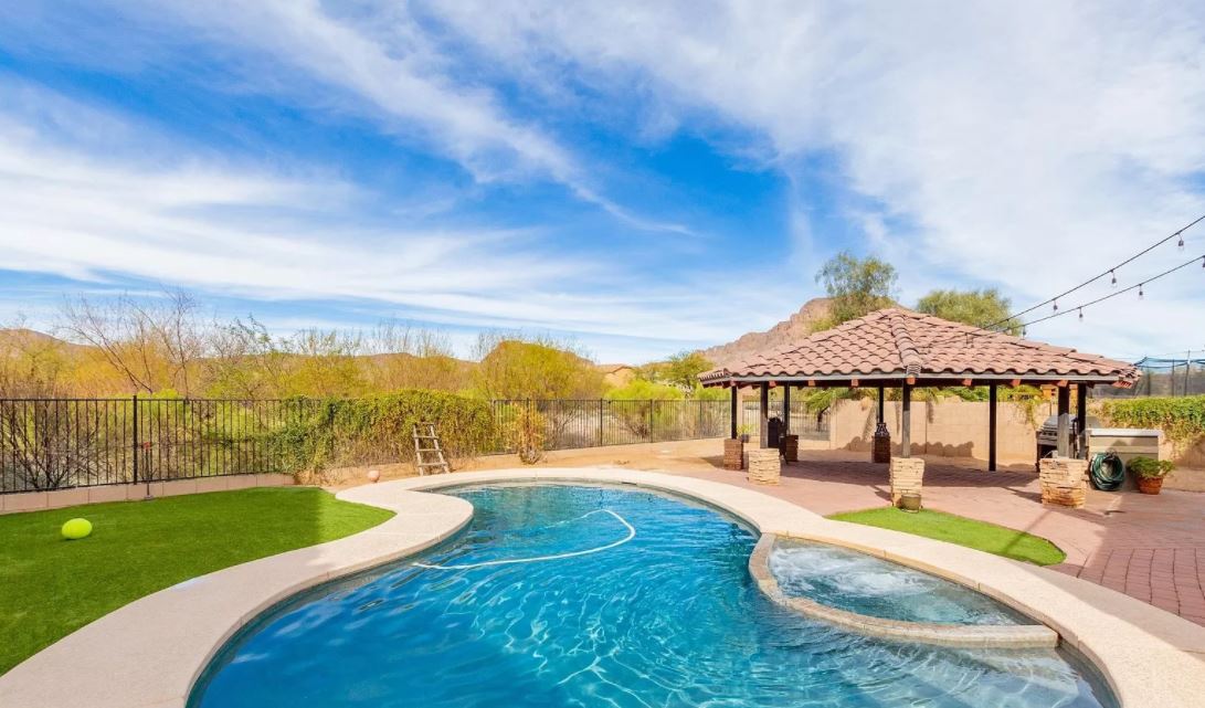 Beautiful large Tucson Gem with your own POOL! Houses for Rent in