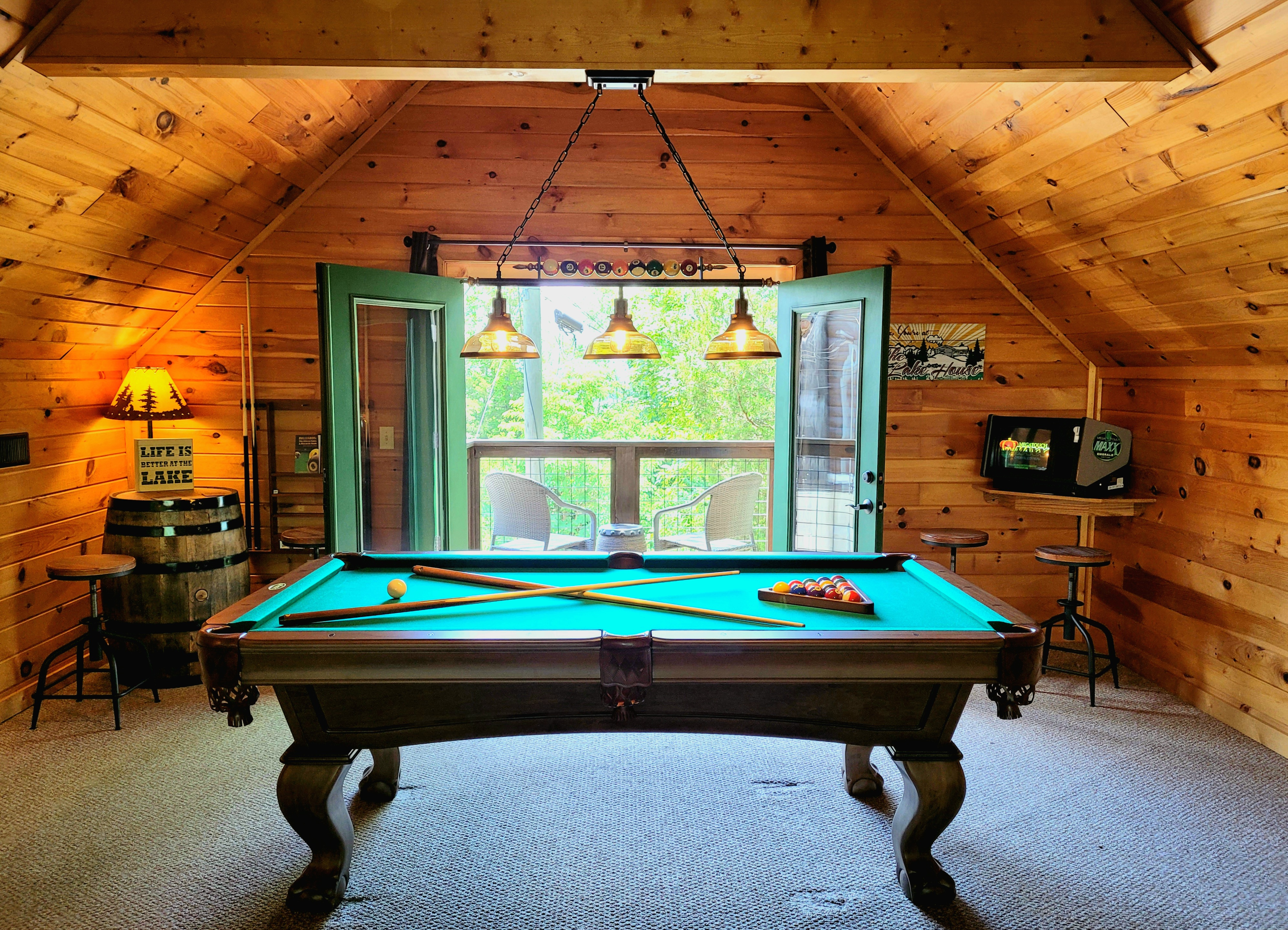 2BR Cabin! Hot Tub, Game Room w/ Pool Table, Views - Cabins for Rent in  Sevierville, Tennessee, United States - Airbnb