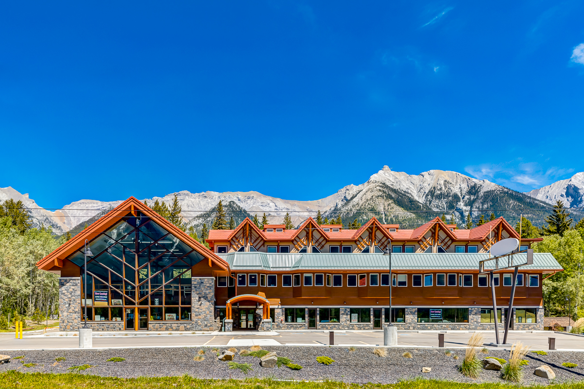 Amazing 2bdr w/ Arcade & Foosball table Apartments for Rent in Harvie