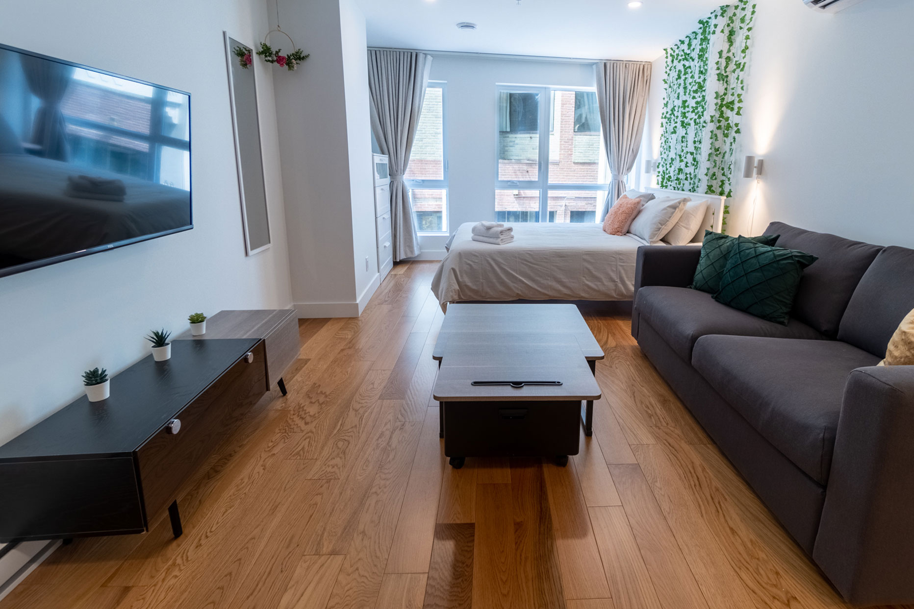 Chic Suite Downtown | Walk to Old-Port