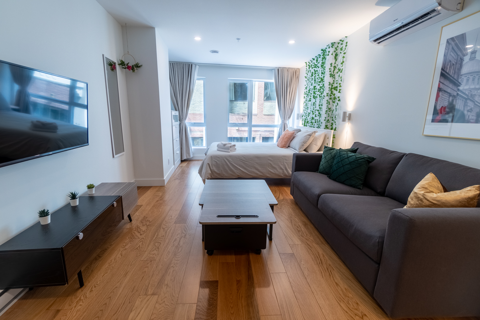 Luxe Suite Downtown l Sleeps 4 l Walk to Old-Port
