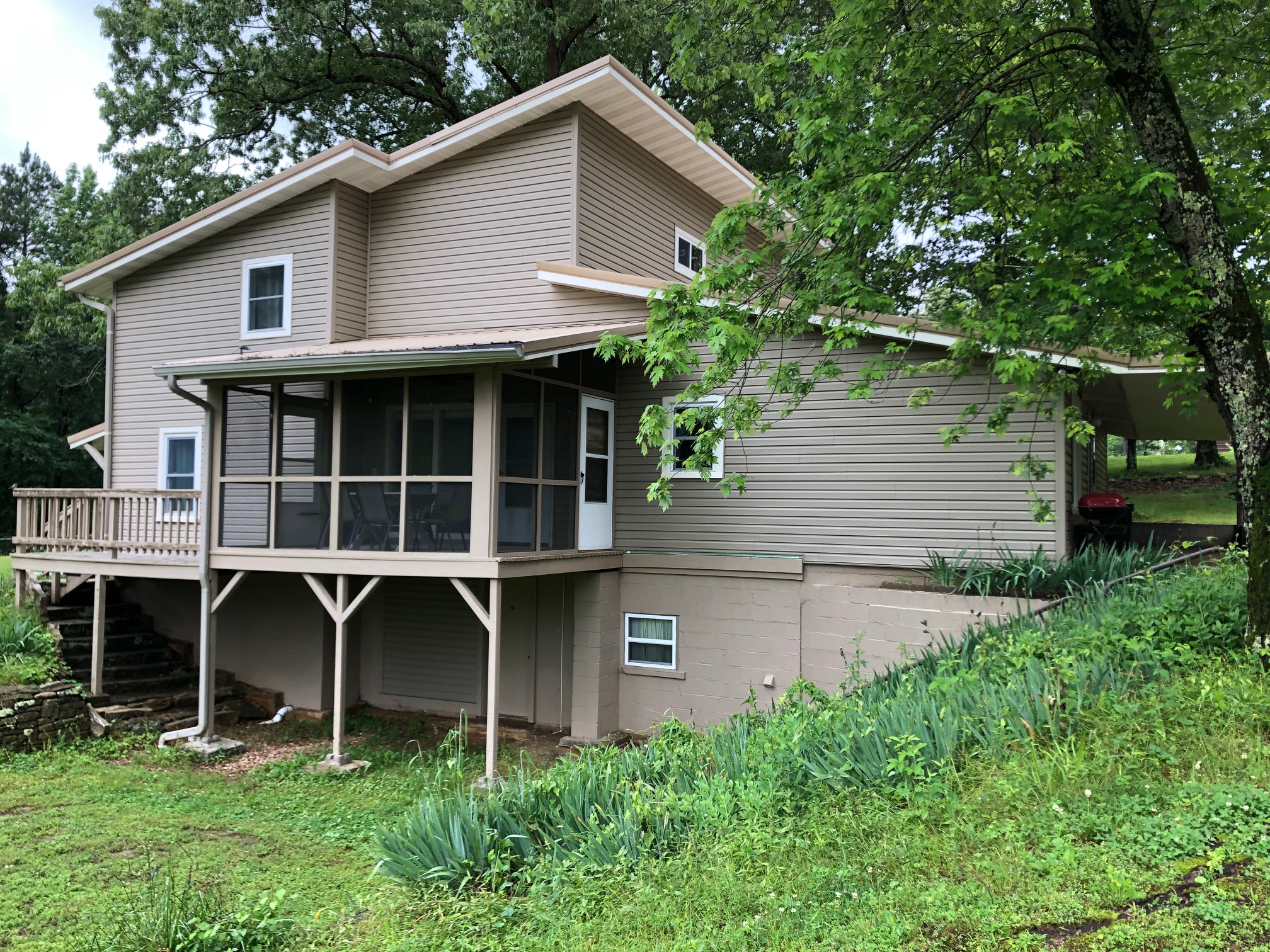 The Big Eddy at Pig Trail Lodging in the Ozarks Houses for Rent in