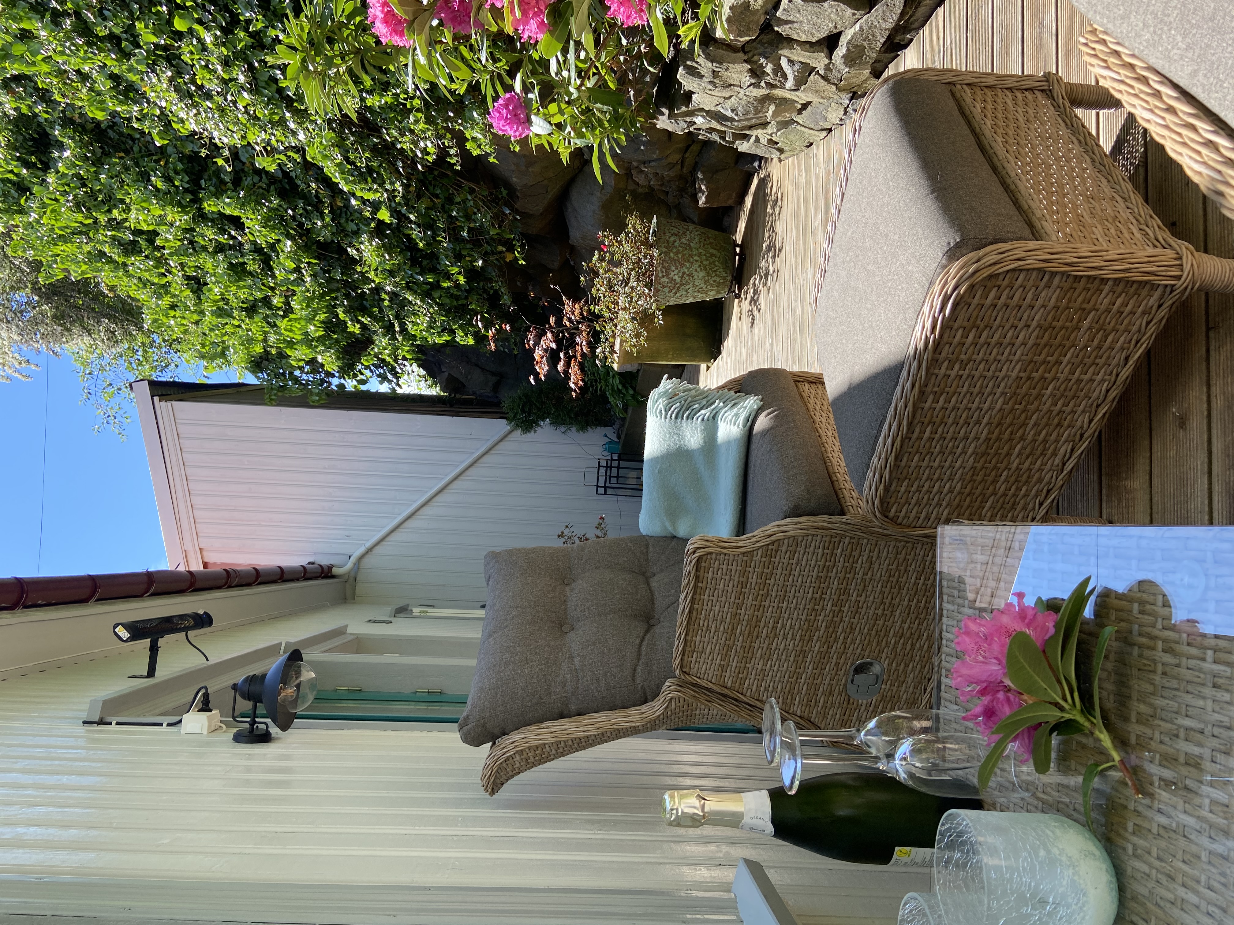 Right in the center of Arendal, at the top of Bendiksklev.