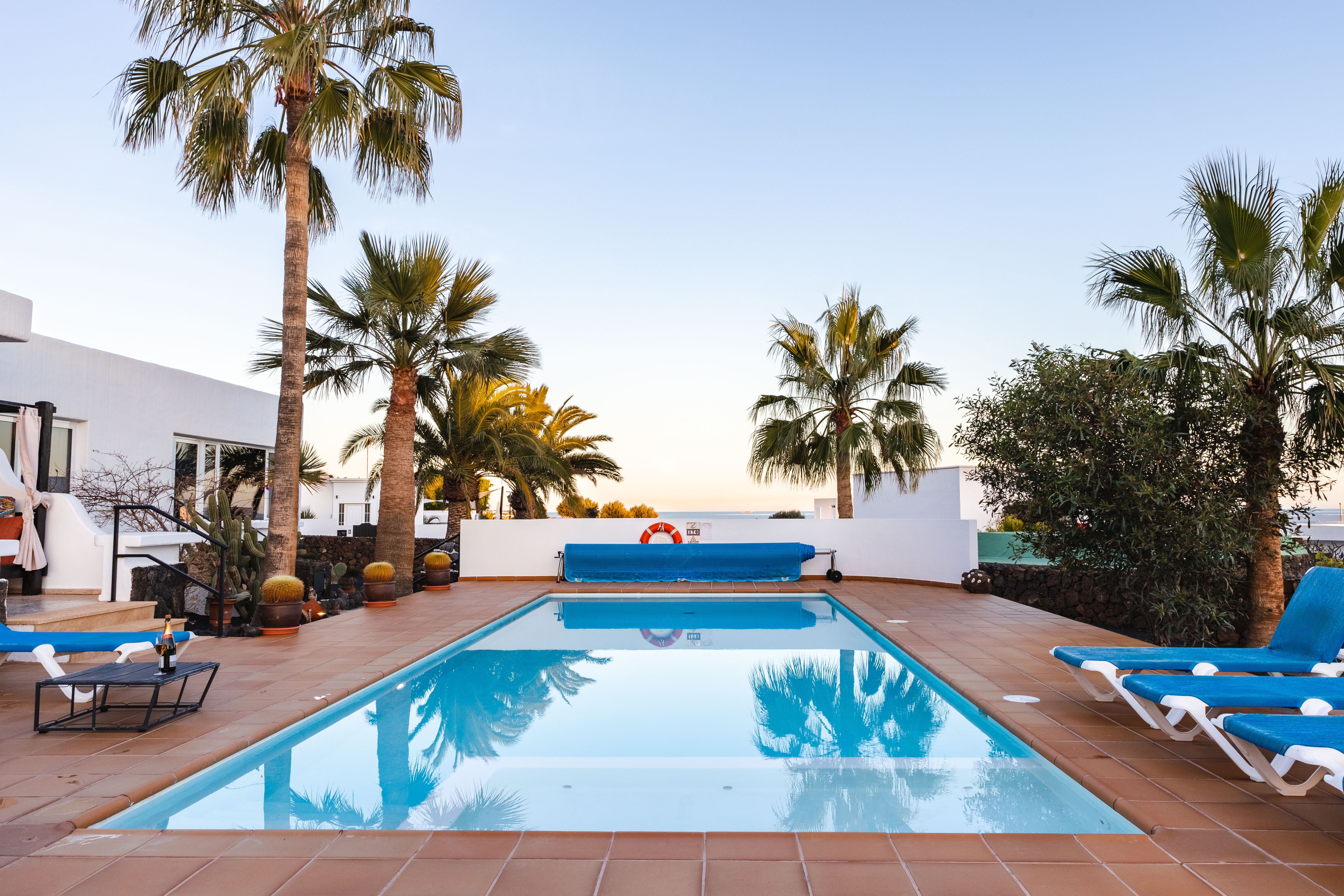 Villa Bianca - sun, lava and sea