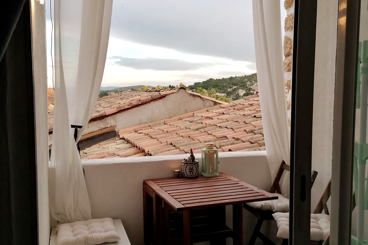Two storey flat with roof terrace