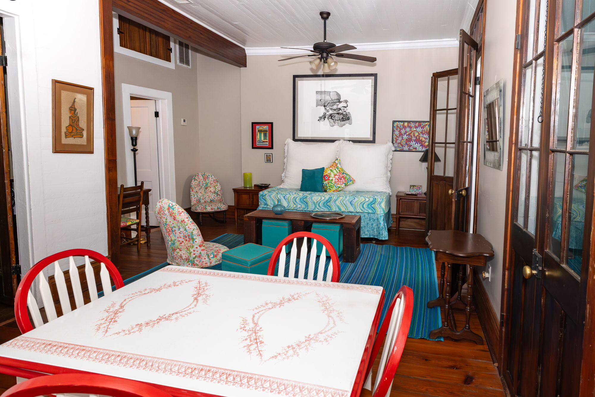 Cheery hideaway near Frenchman street in St. Roch, New Orleans