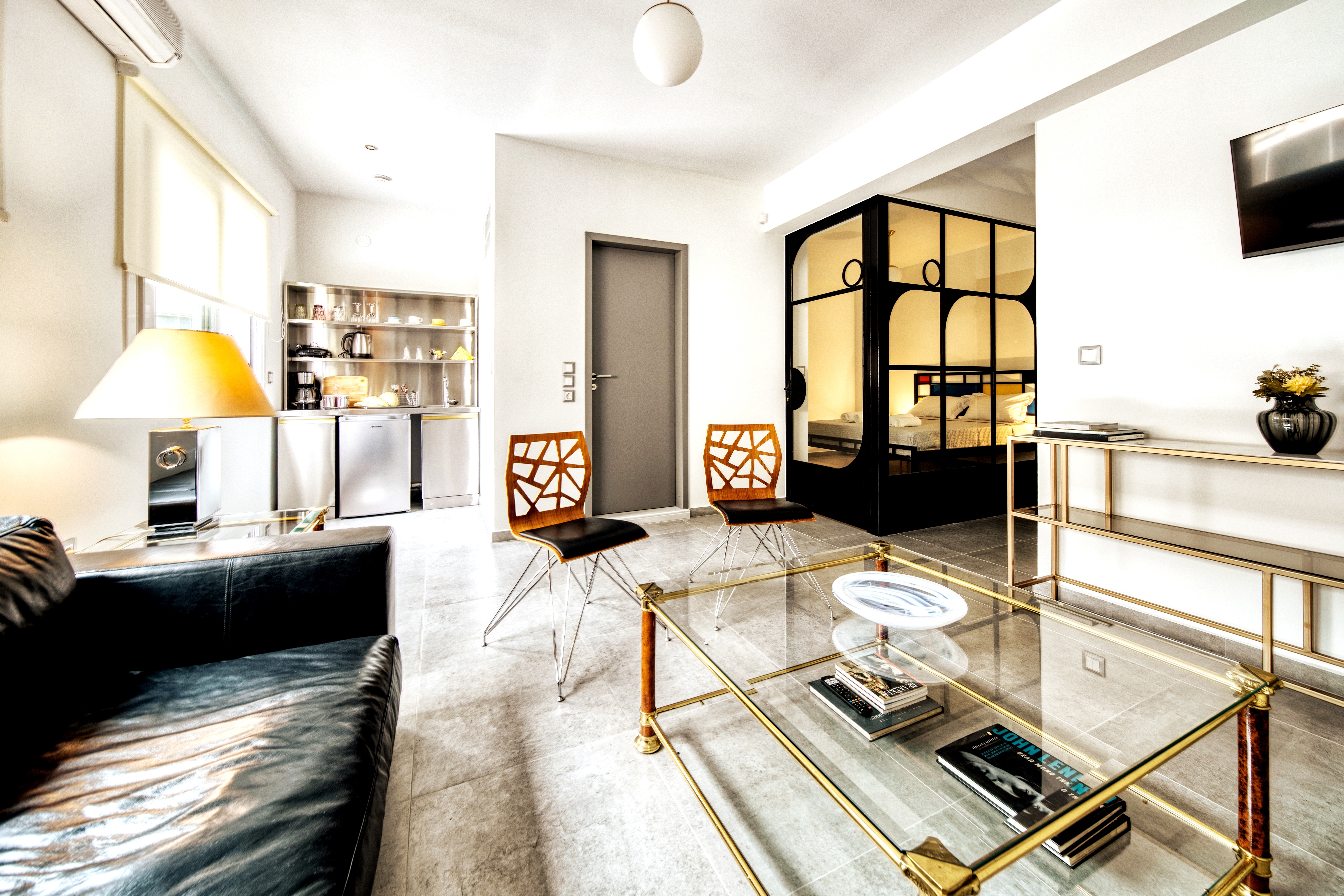 Anti Gallery 5 @ Aiolou str-central Luxury studio