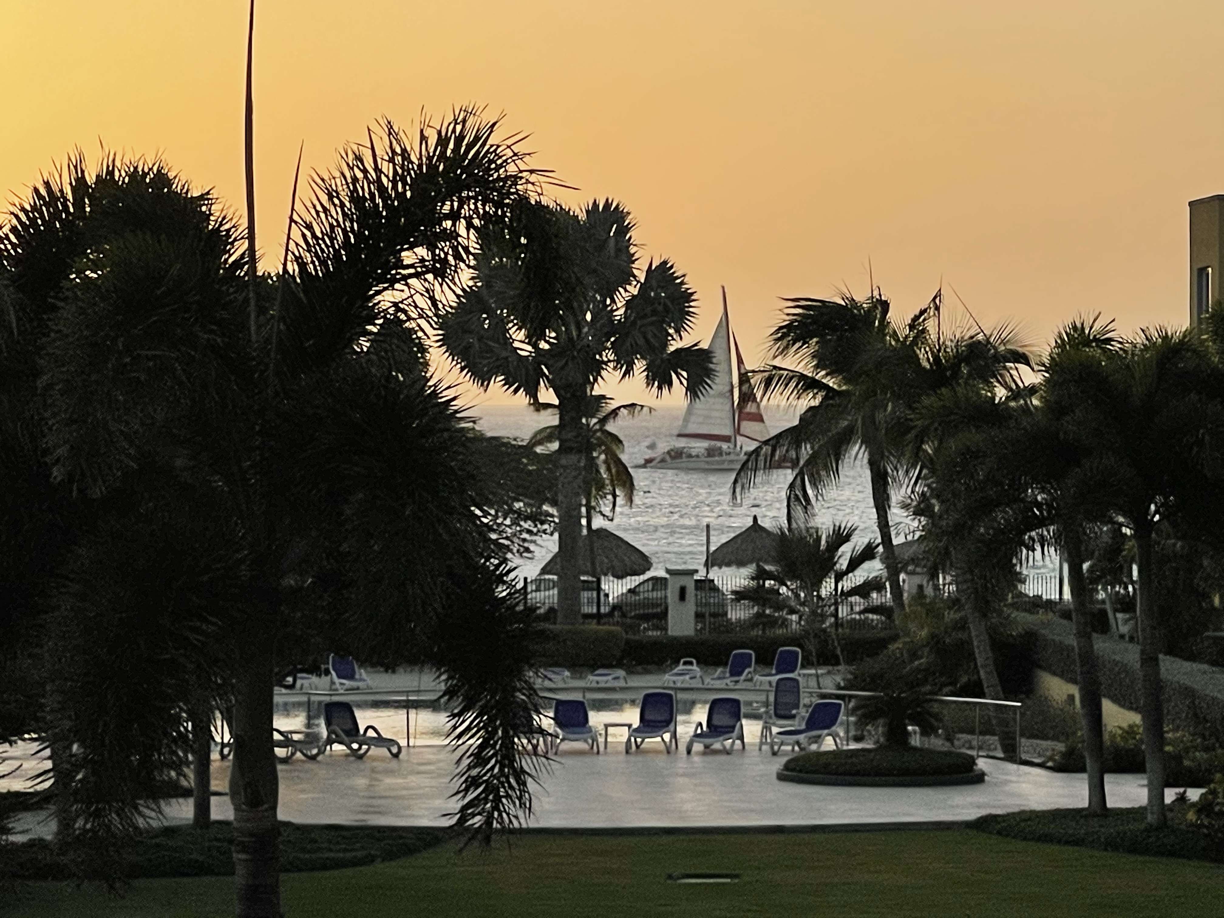 2 Bedroom Condo on Eagle Beach/Oceania