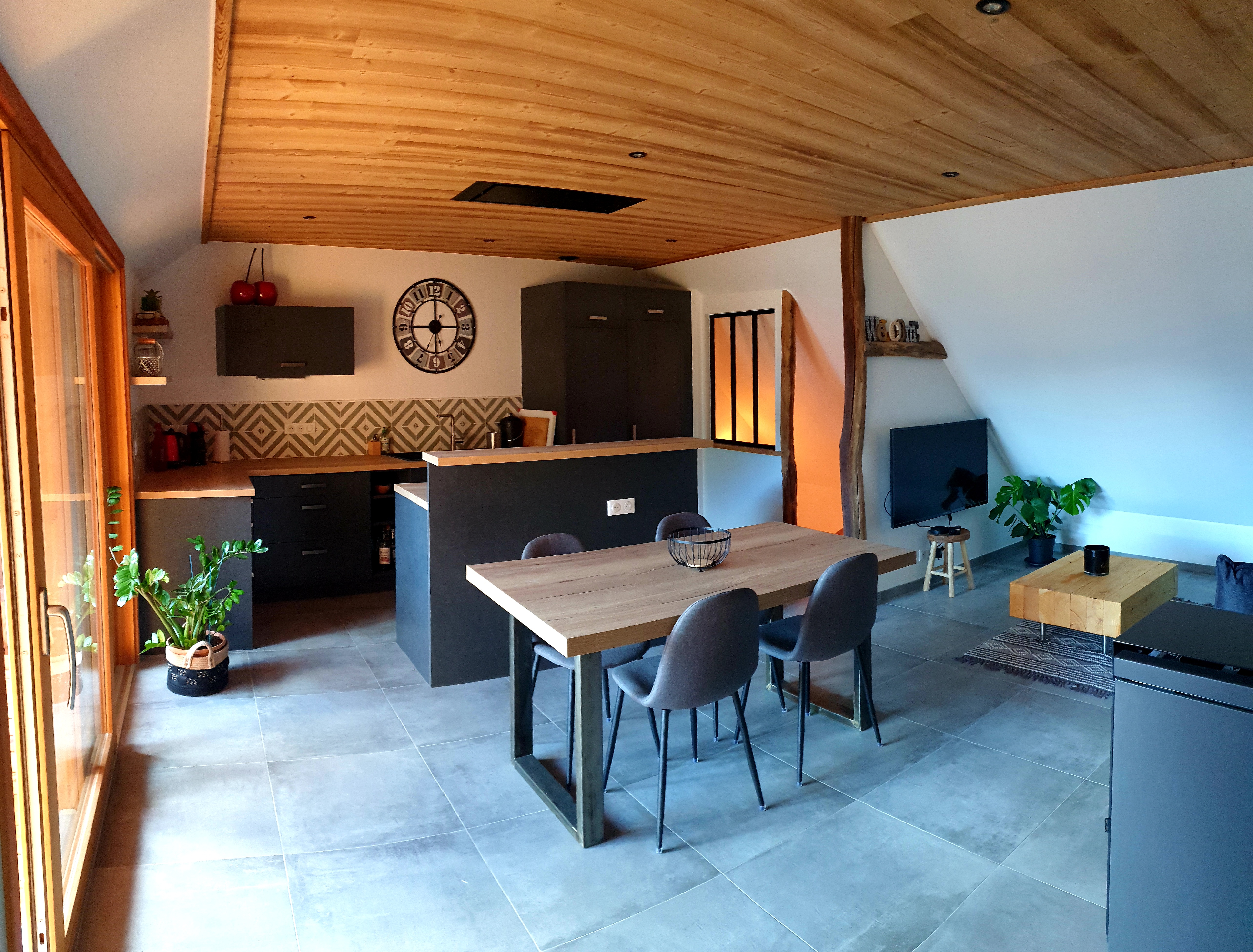 Beautiful New T3 with terrace + mountain view