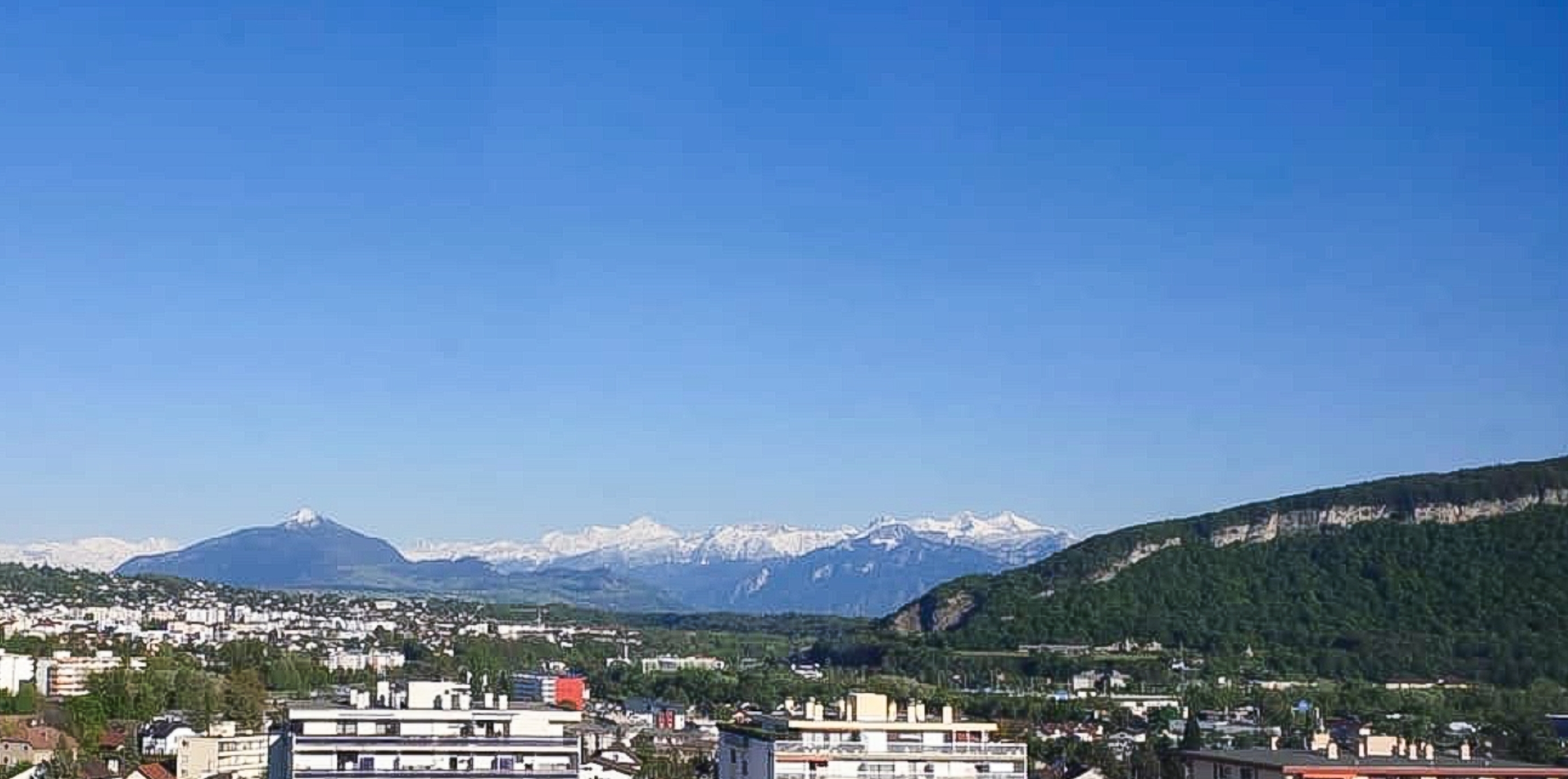 Apartment with stunning views on the outskirts of Geneva