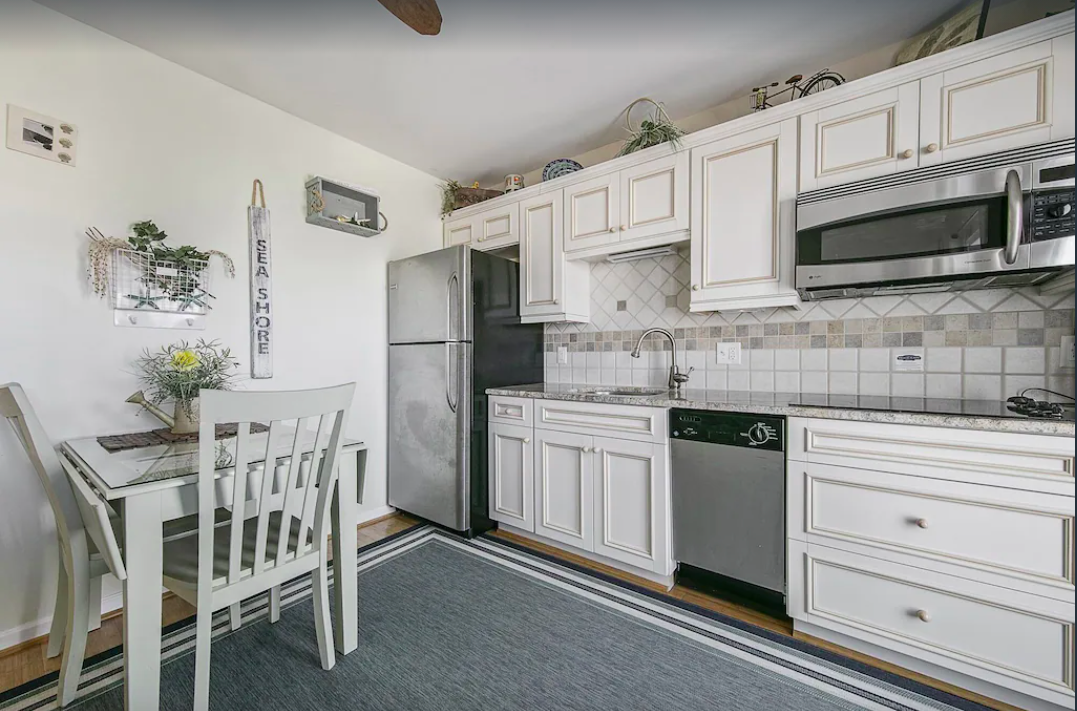 1 of 8 oceanblock condo AND 140' from beach