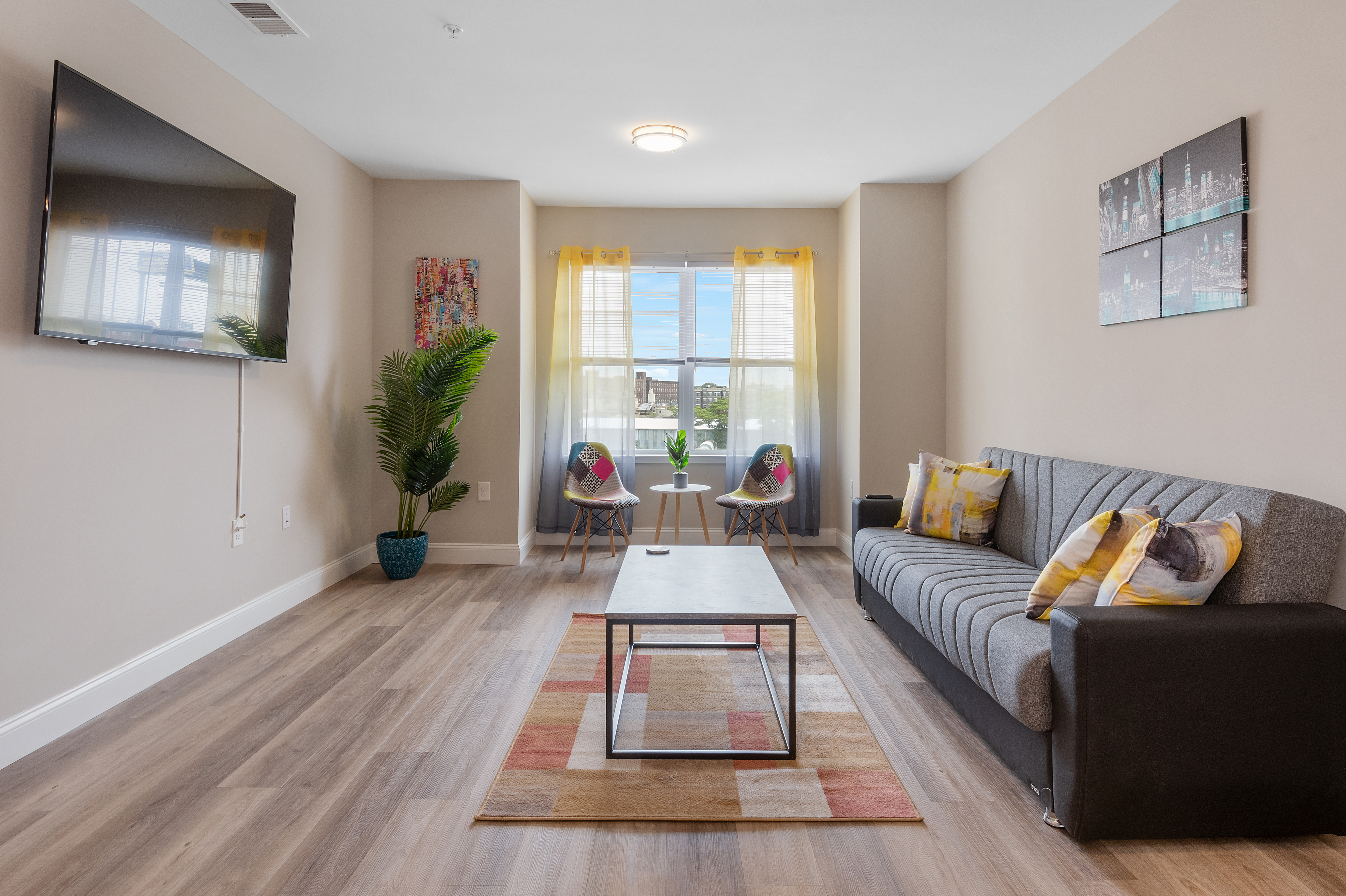 Luxurious 2BR King Suite* DWTN*Free Pkg*Mins 2 NYC in Central, Newark