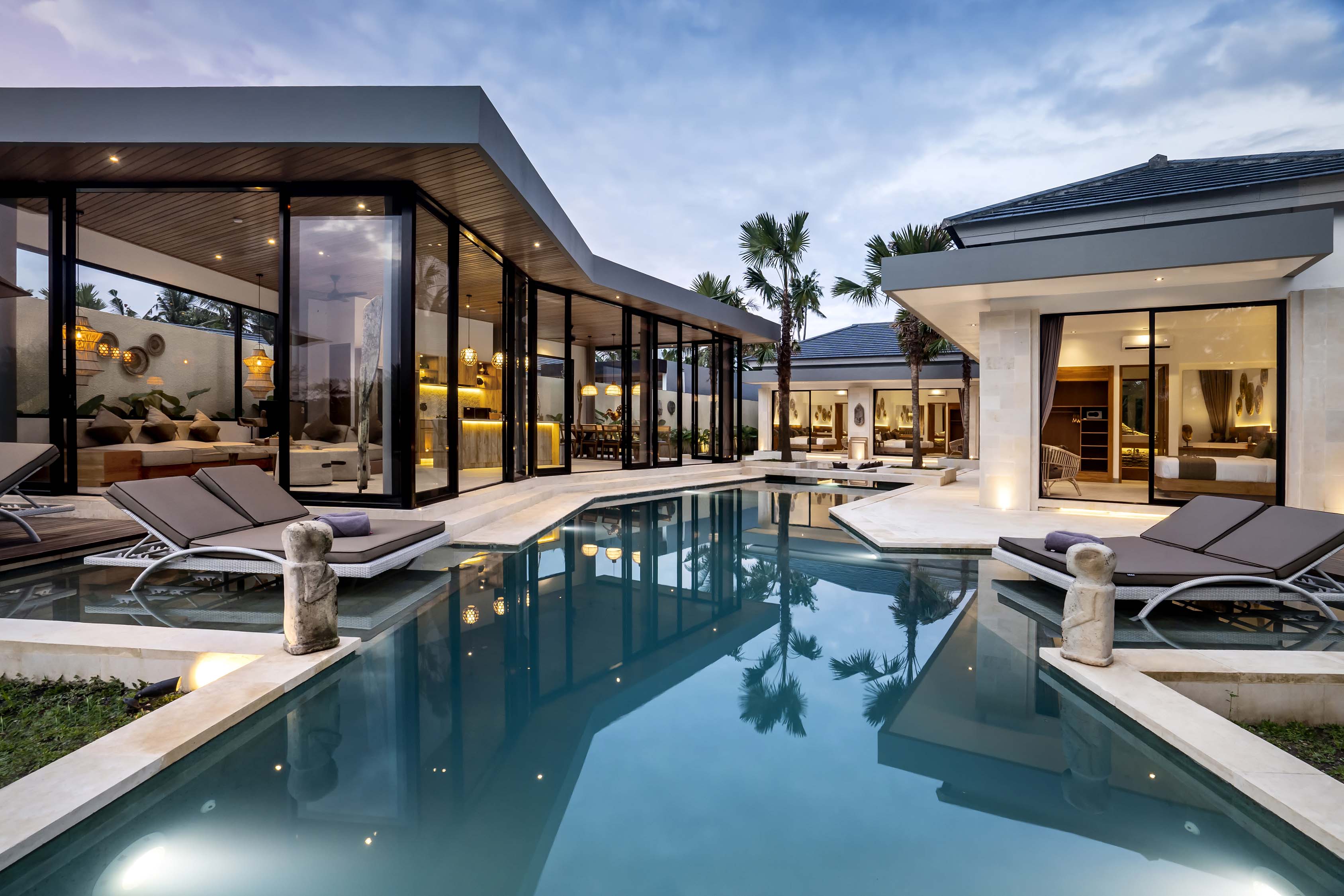 Modern Stylish 4 Bedroom Villa with Pool - Villas for Rent in Kecamatan