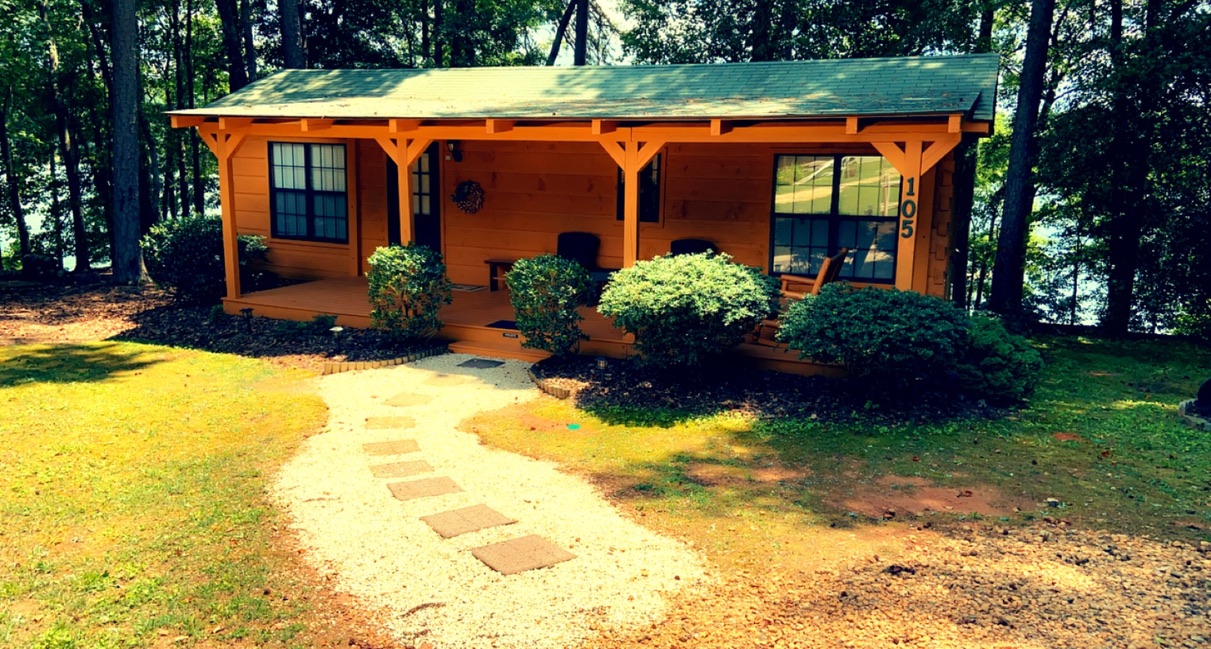 Her Redhead Cabin on Lake Hartwell w/ Private Dock Cabins for Rent in