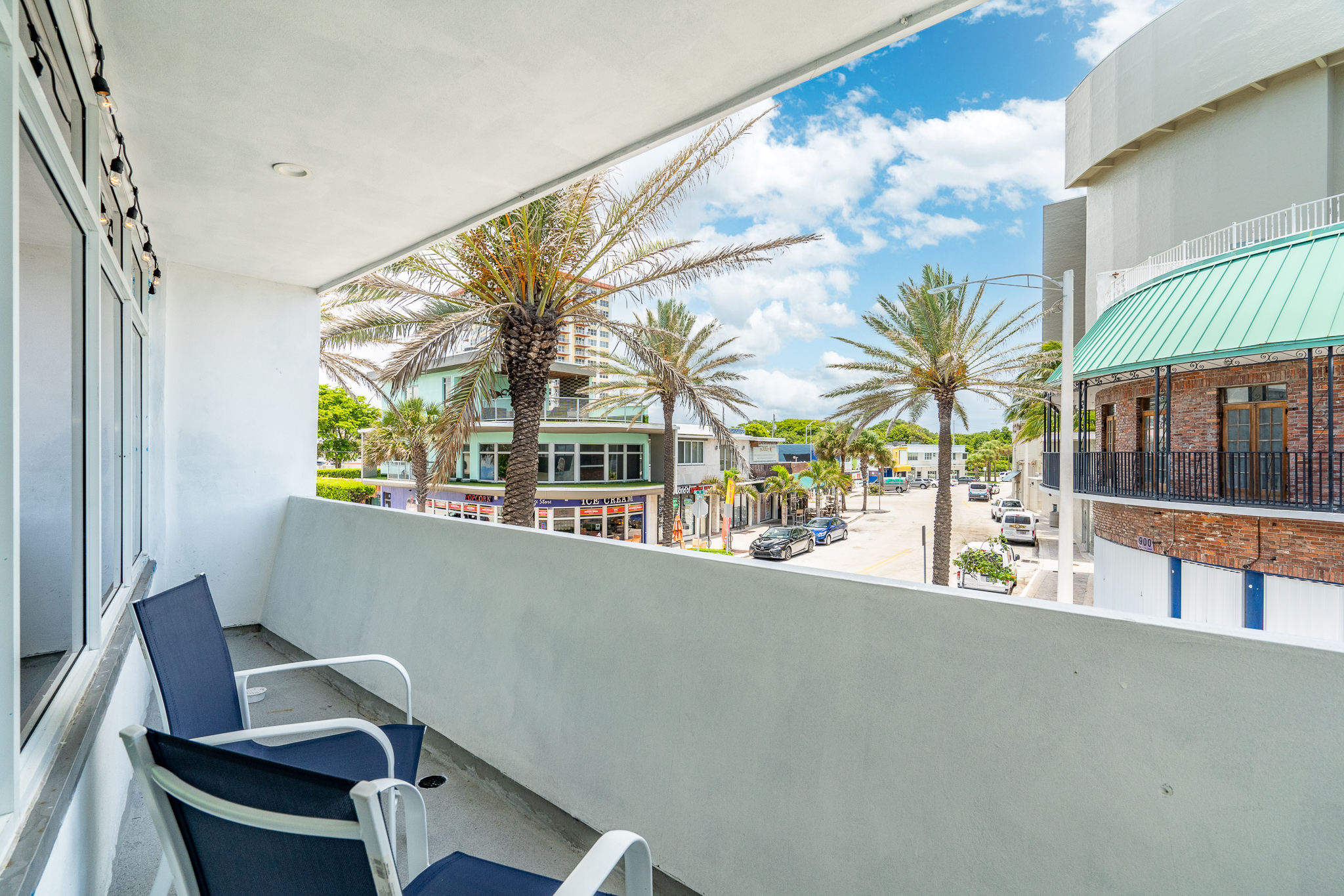 The Purple PelicanBeachfront w/ Ocean Balcony3 Condominiums for