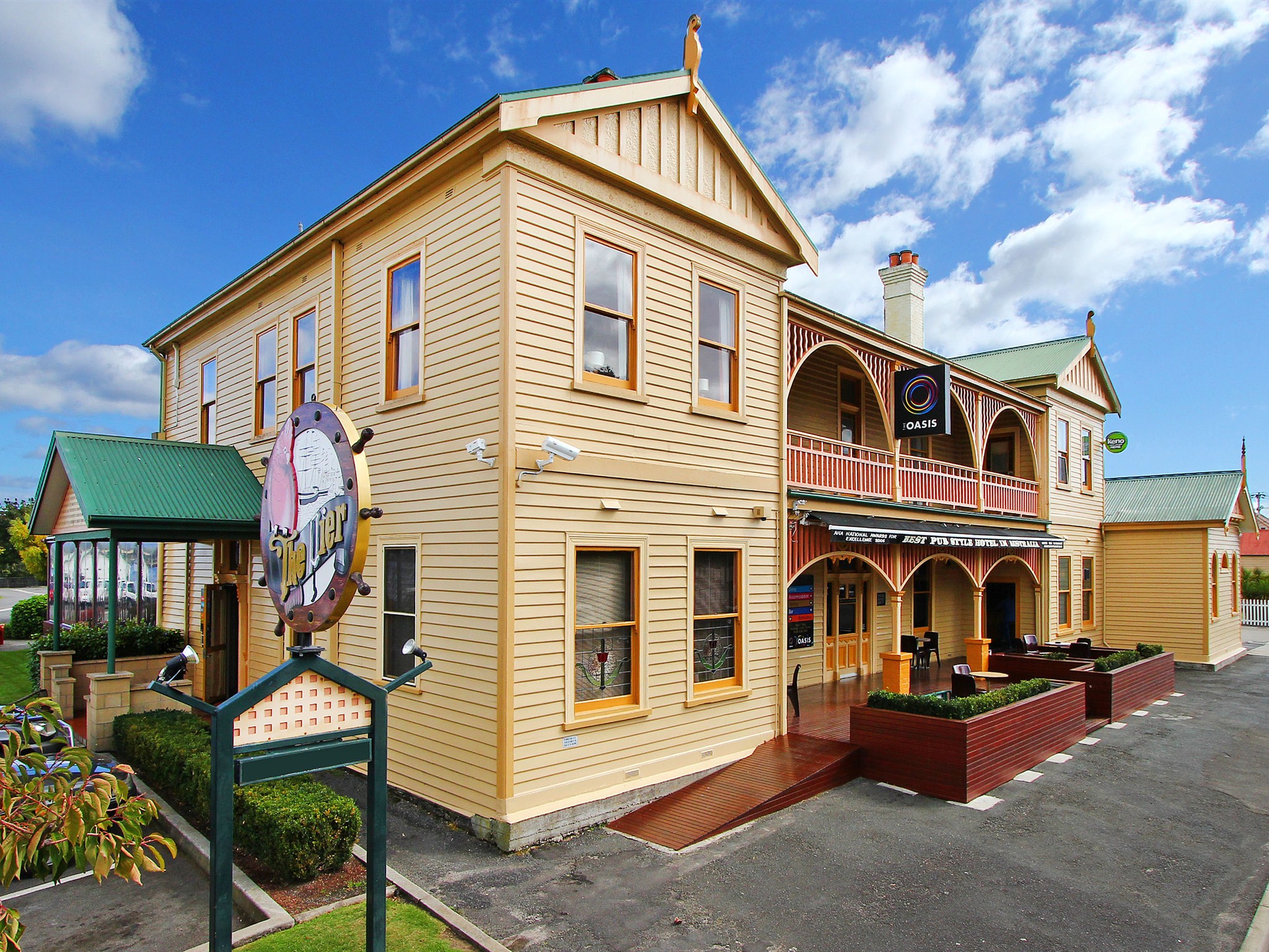 Comfortable Spacious Room Bed and breakfasts for Rent in Town, Tasmania, Australia Airbnb