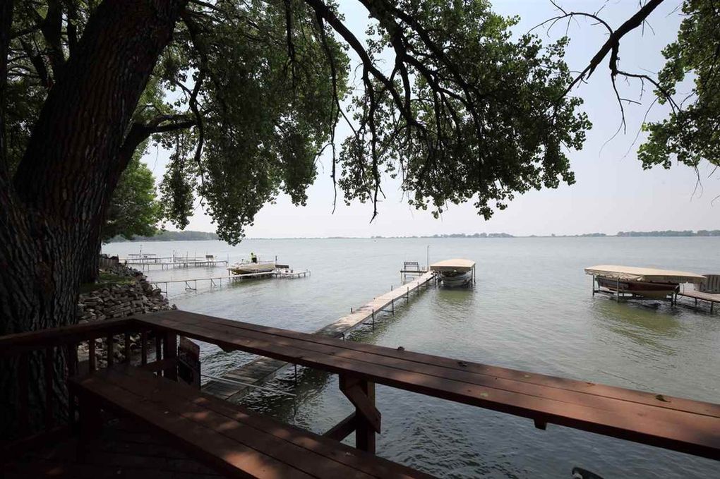 Summer fun on the water Johnson Lake Houses for Rent in Elwood
