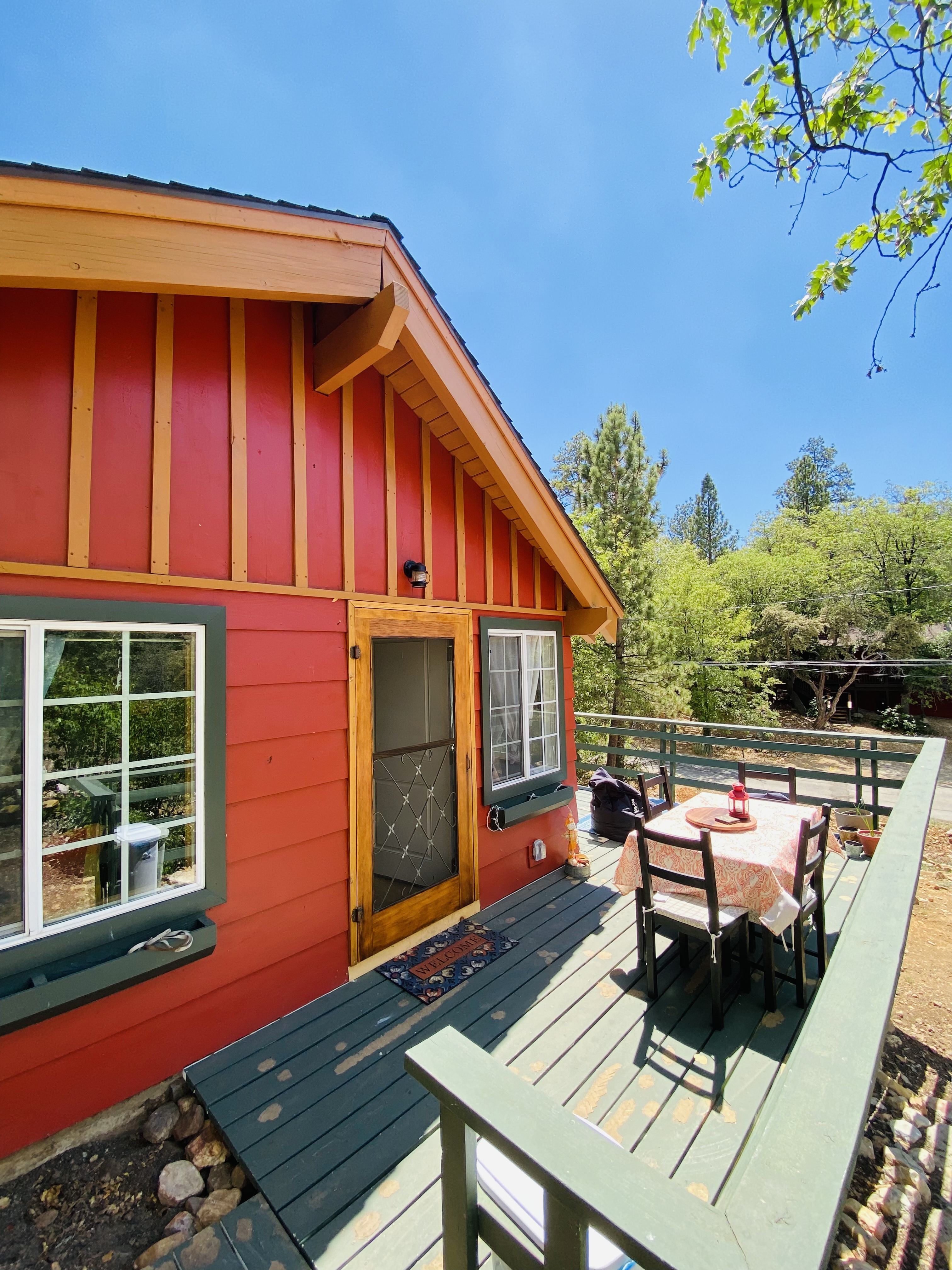 The Red Cabin: cozy cabin for 2 ppl