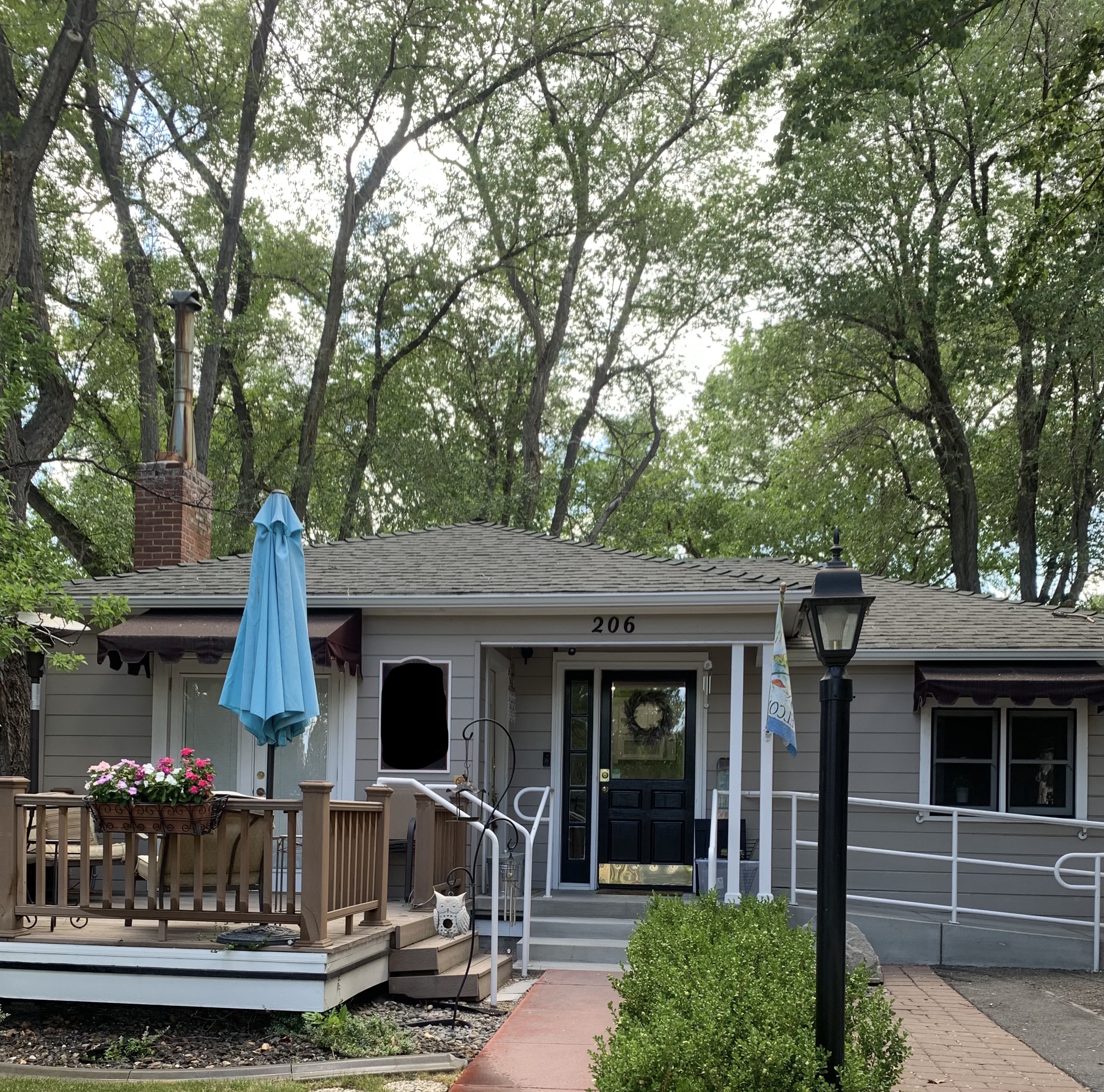 Peaceful Downtown Cottage -  2bd - 1bth