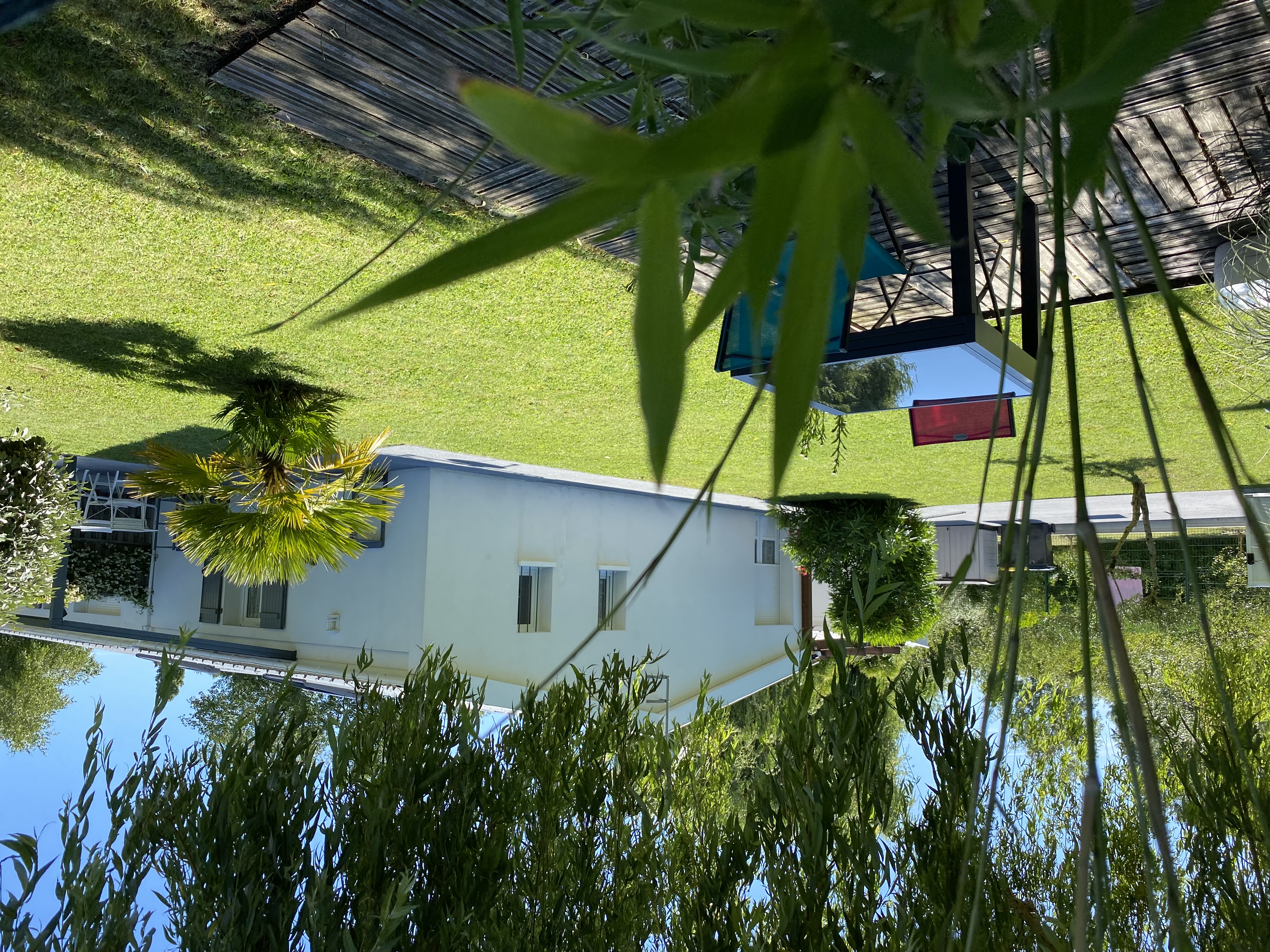 In a green setting, 1500m from the beaches!