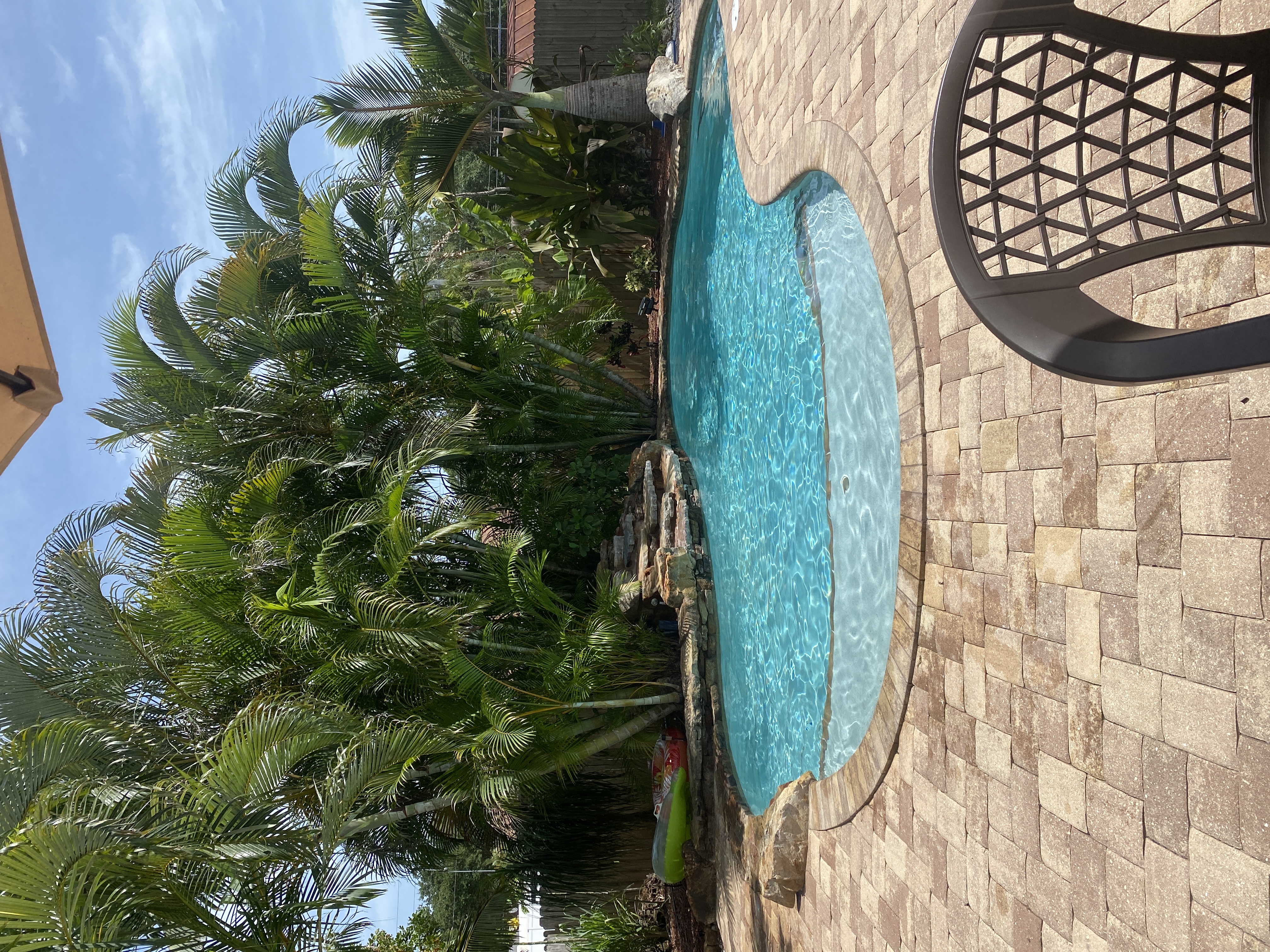 Tropical Oasis Pool Home 1 mile to the Beach