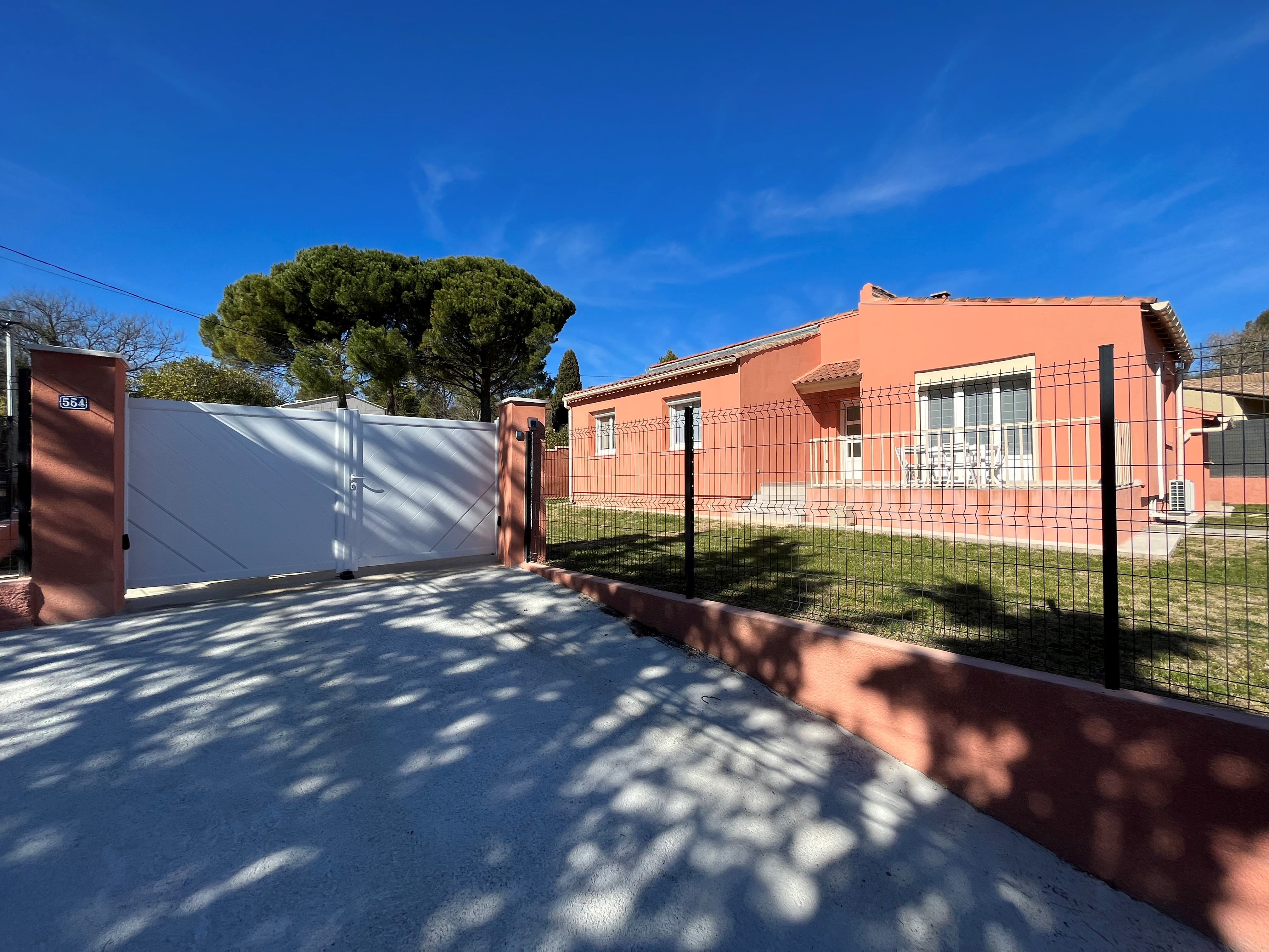 Charming air-conditioned villa in the South of France