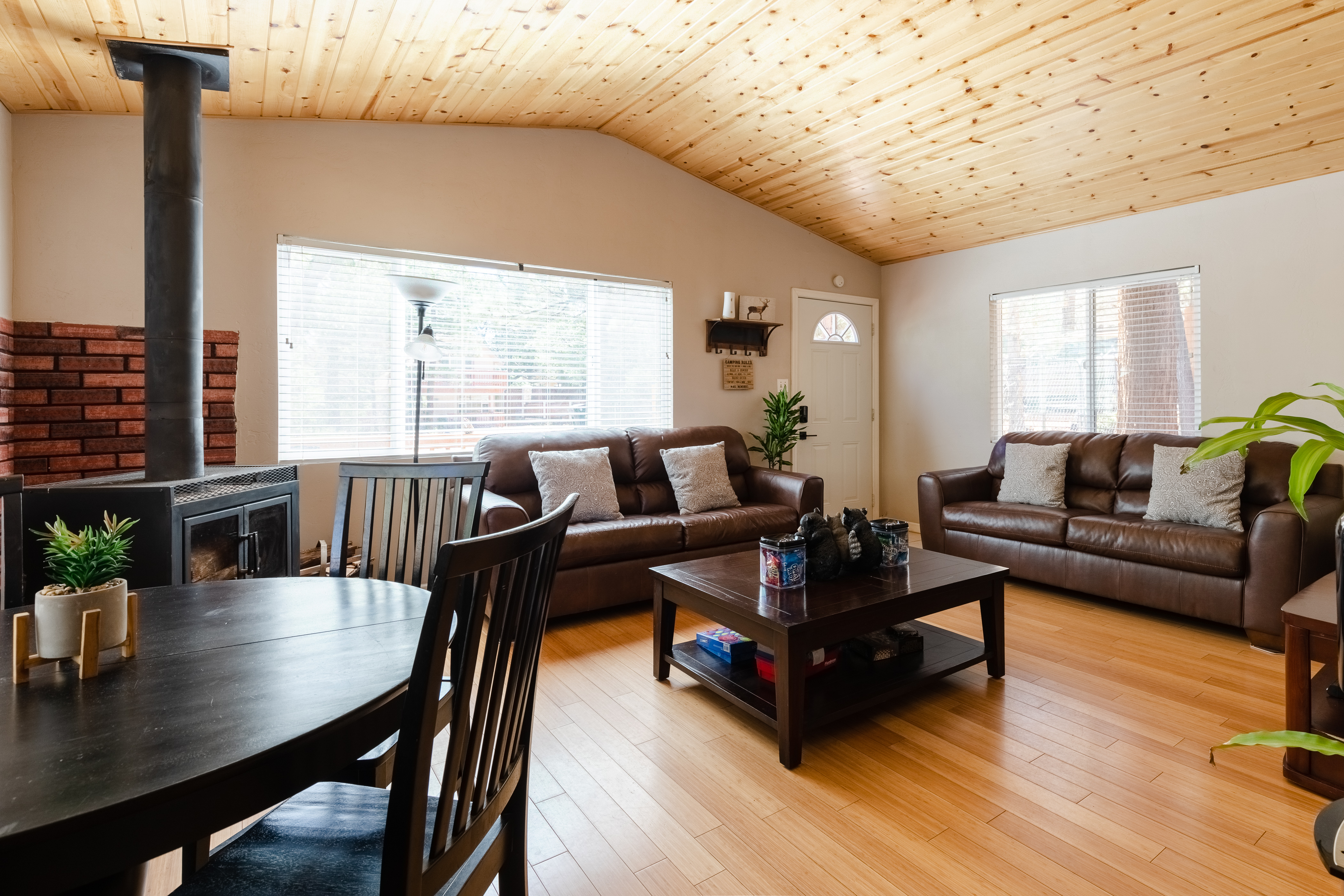 Cozy Cabin away from high traffic area