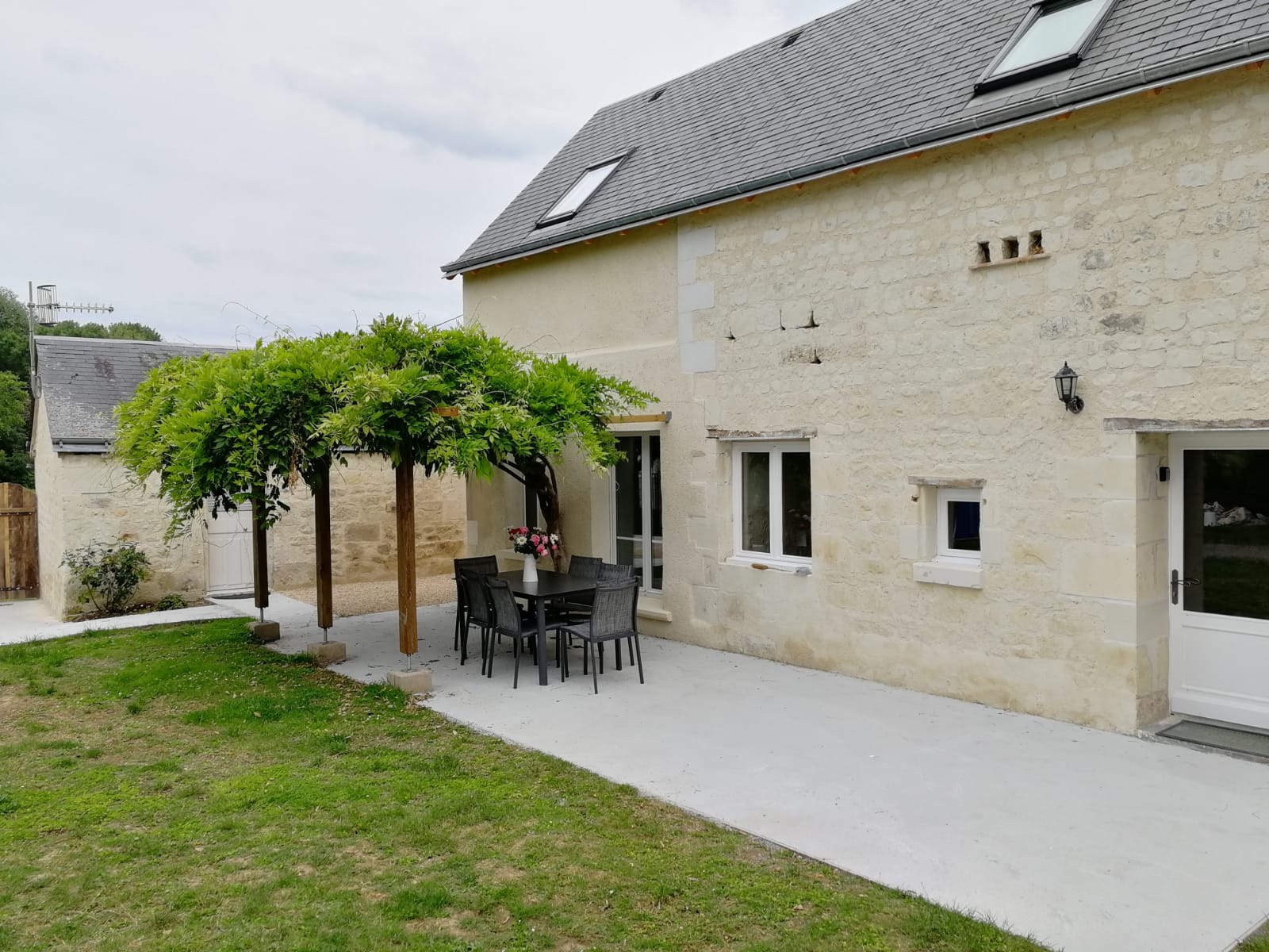 House in the heart of the Marais de Grigny in Chinon