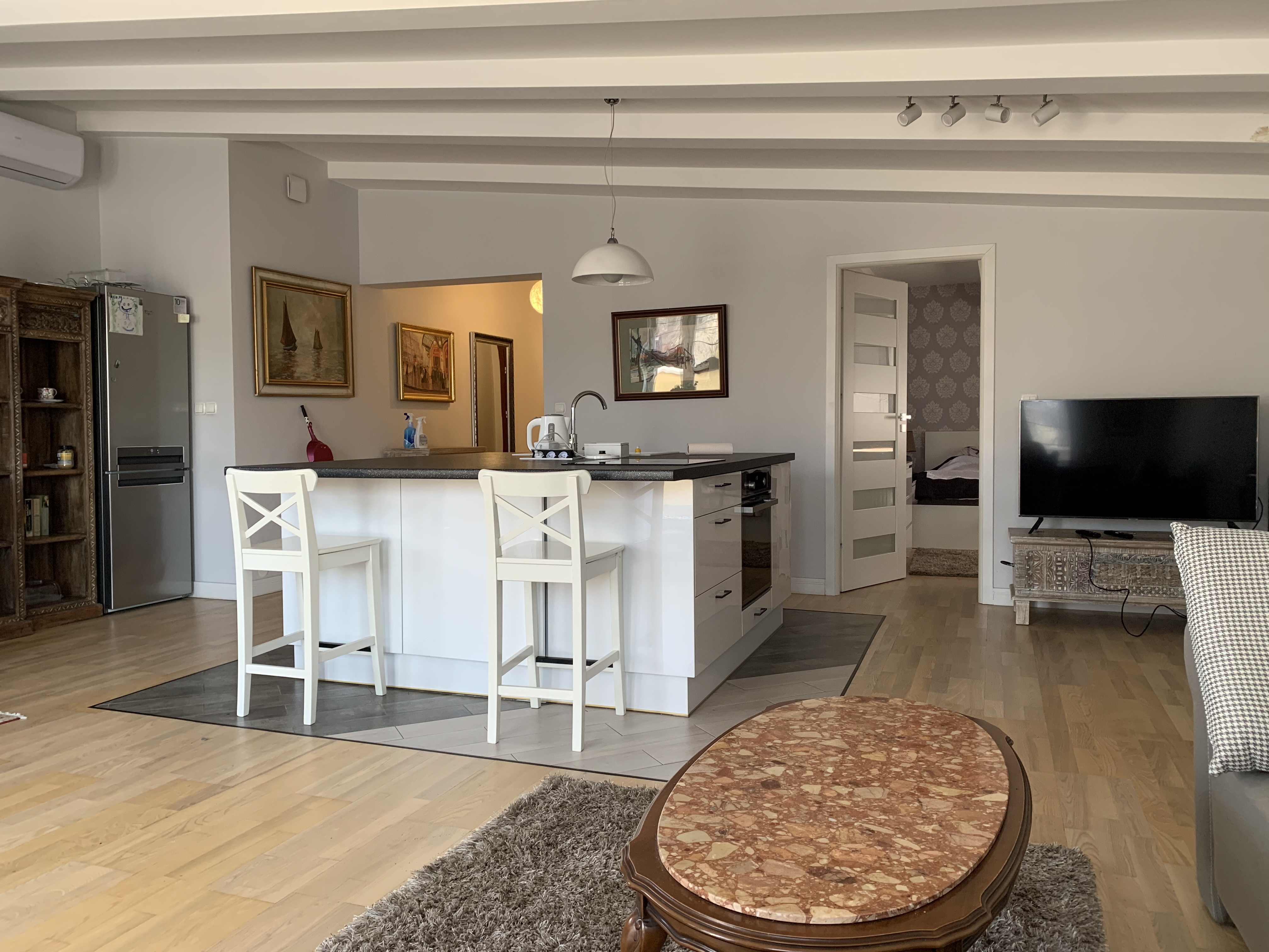Modernity and relaxation. Apartment in the heart of the city.