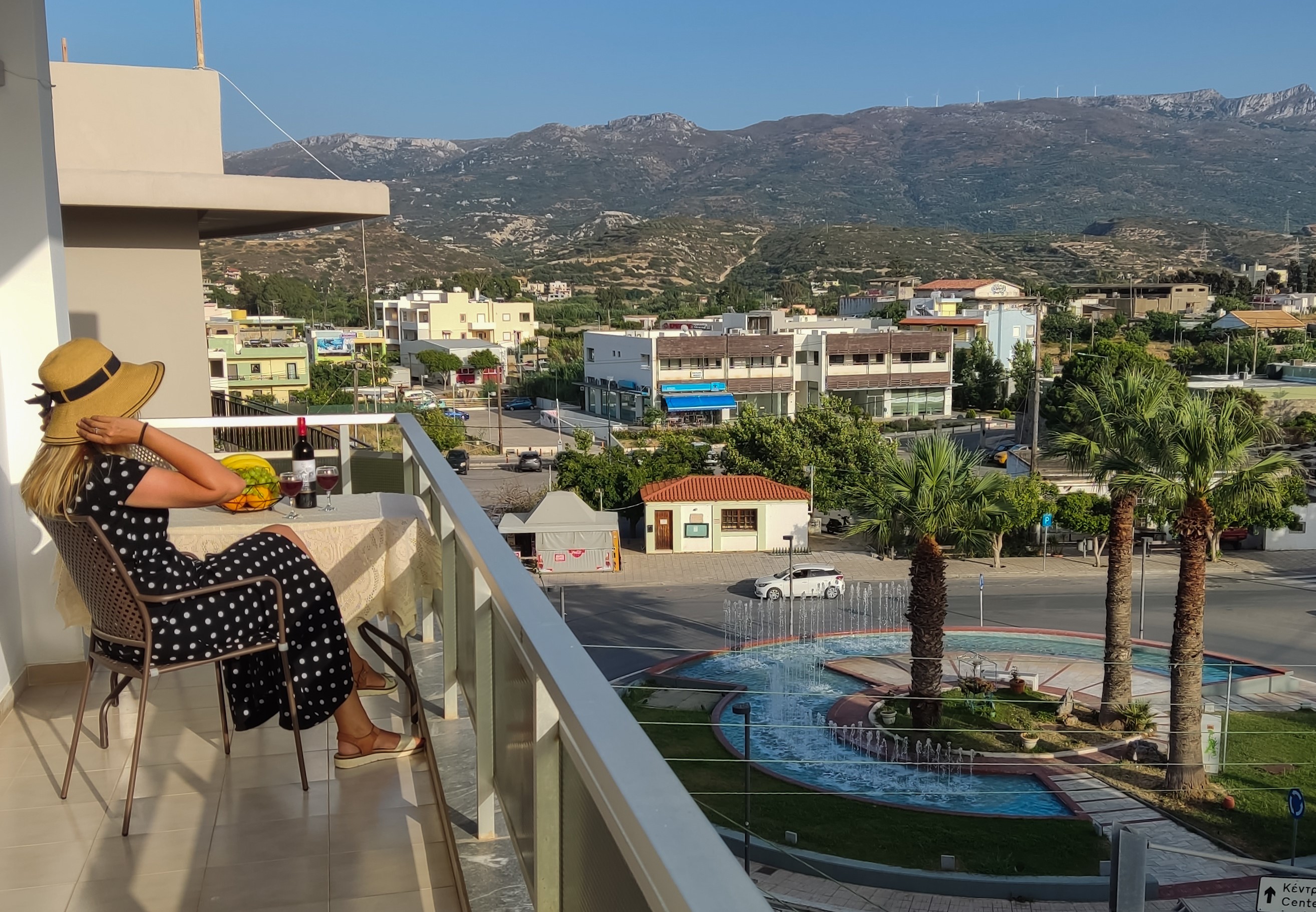 Apartment 95 m2, Sitia center,WiFi,beach 350m
