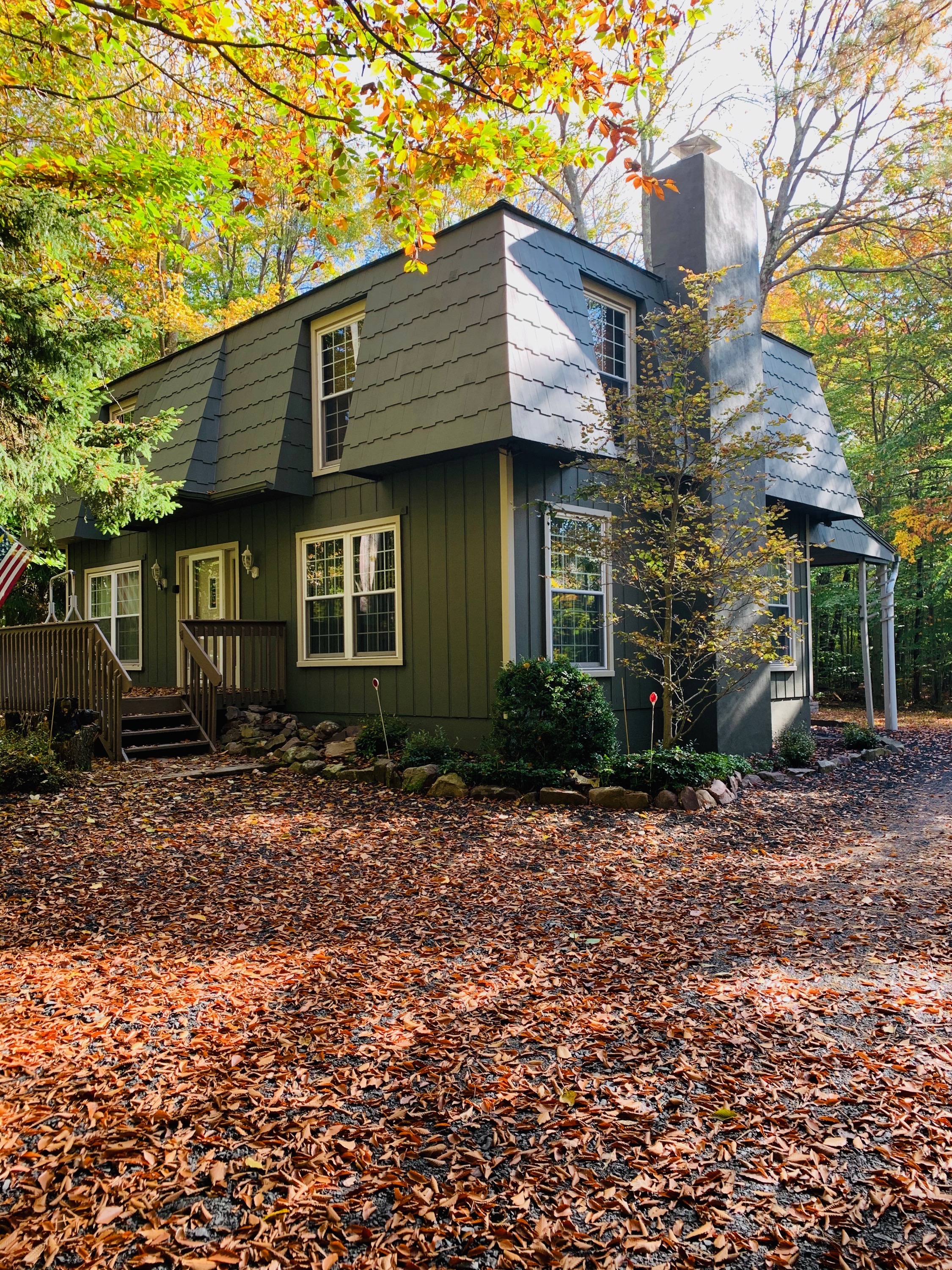 Charming 3-bedroom cabin nestled in the woods