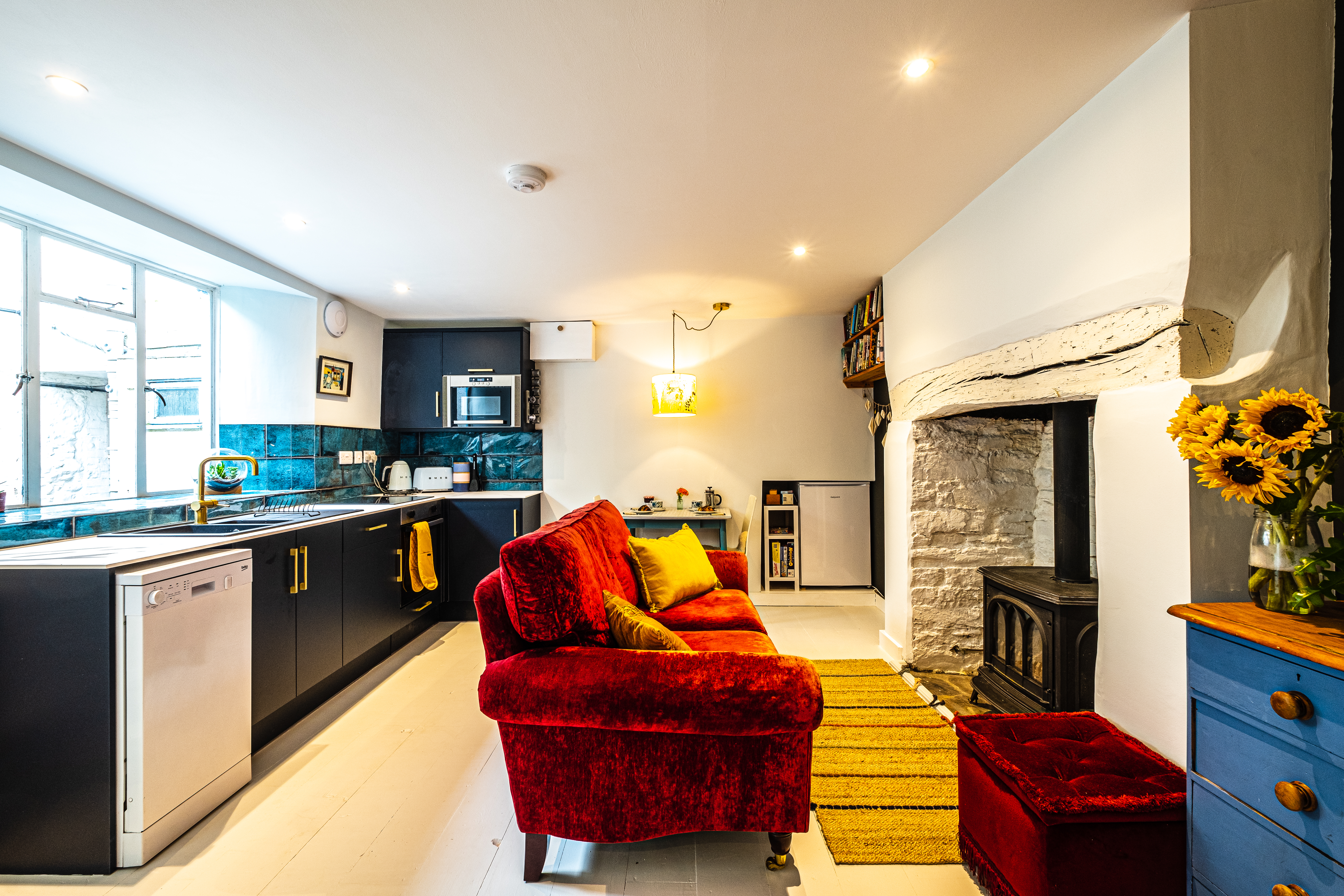 Tucked away yet central studio flat Ashburton