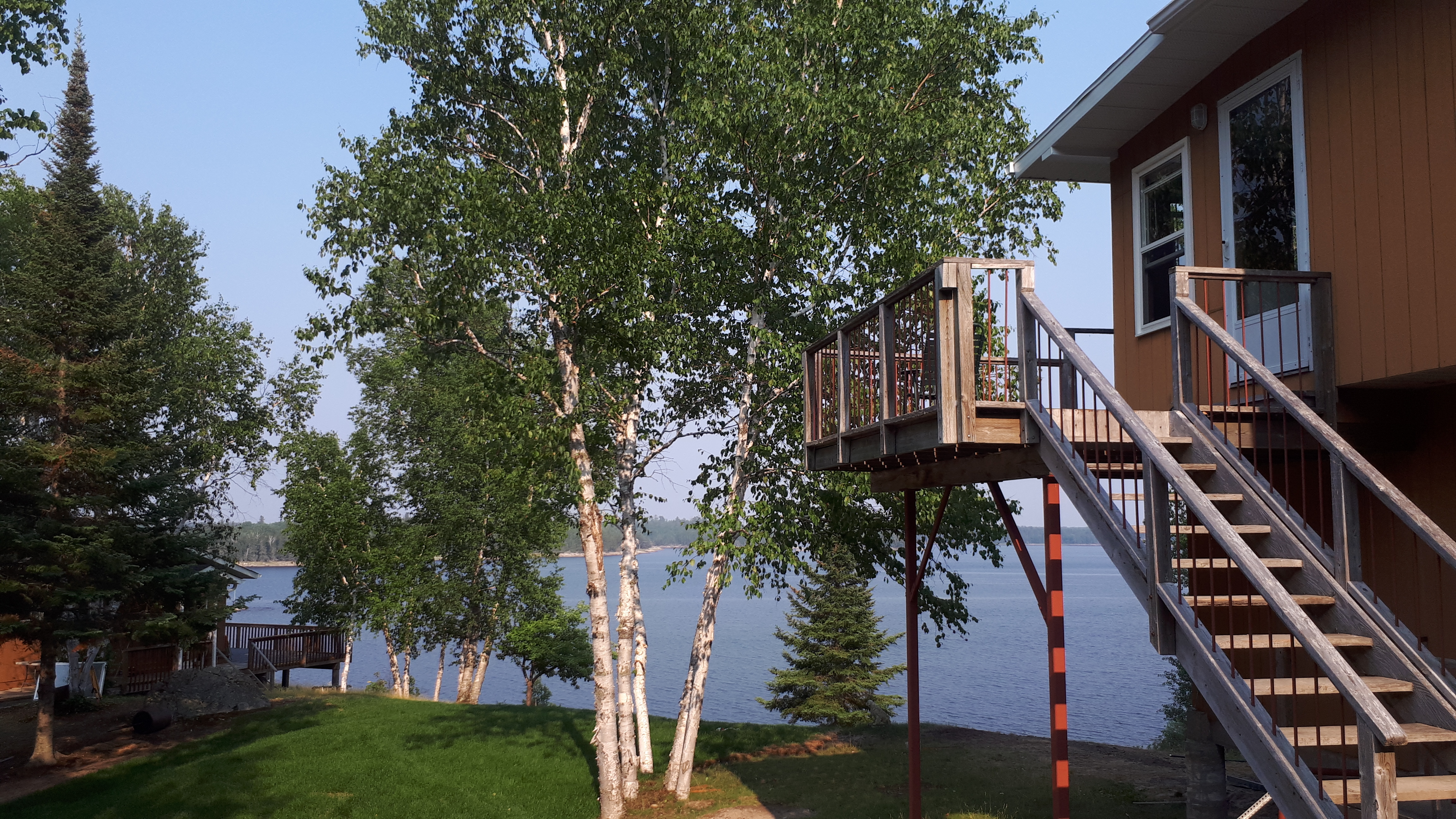 3 bedroom on the water 20 min from downtown Kenora