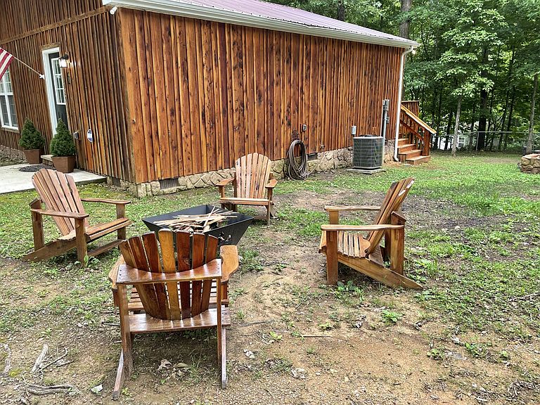 Cozy Cabin Near Tims Ford Lake & Jack Daniel's Cabins for Rent in