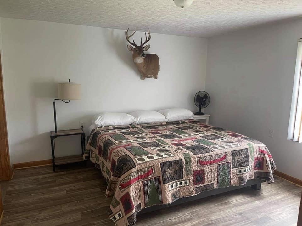 The River Lodge Houses for Rent in Gilbert, West Virginia, United States