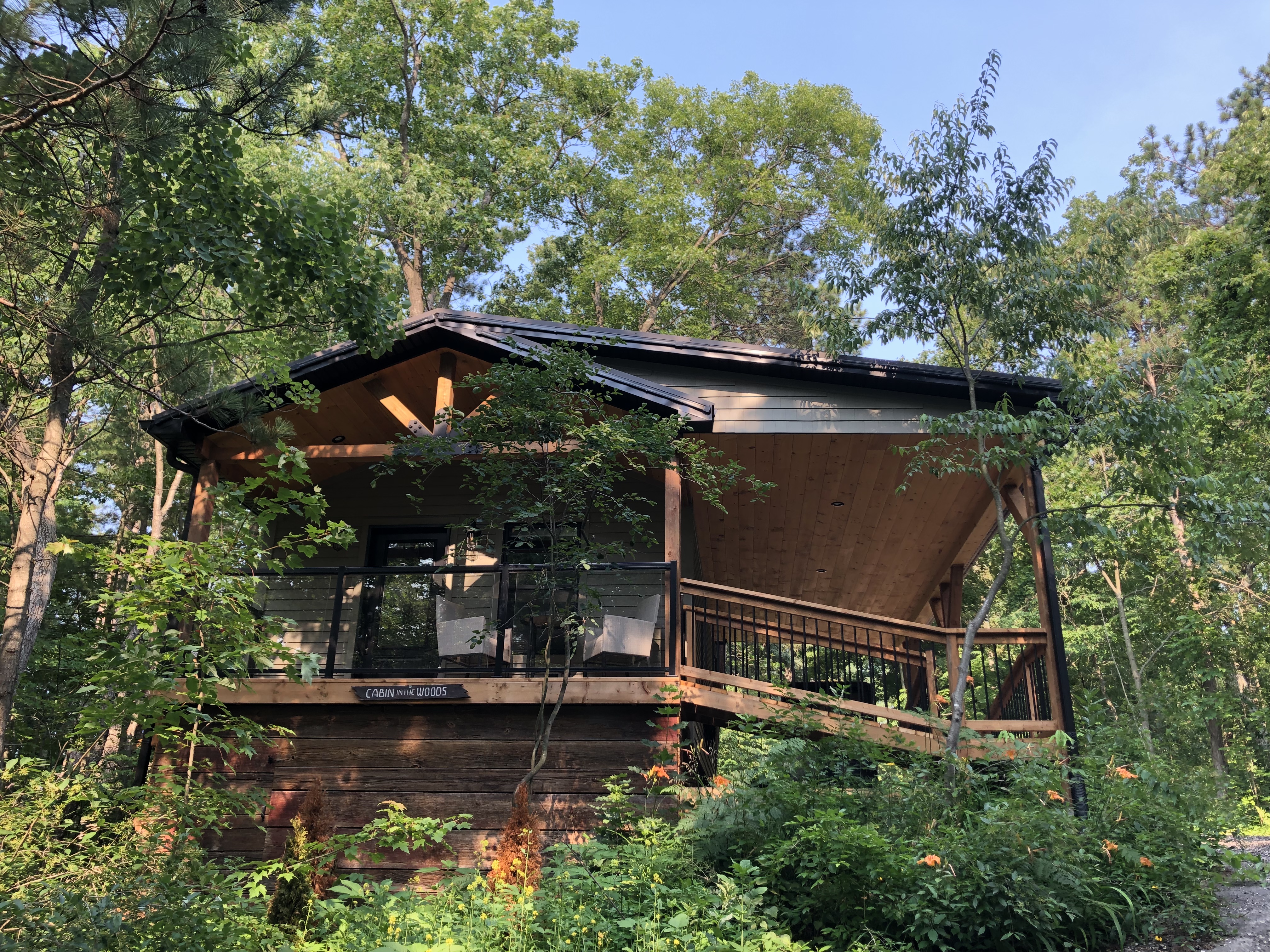 Cozy 1 bedroom guest house in the woods