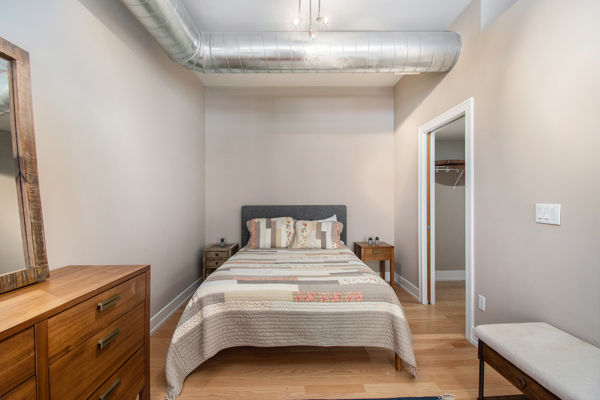 Lovely 1Bedroom condo in Omaha’s Old Market. Condominiums for Rent