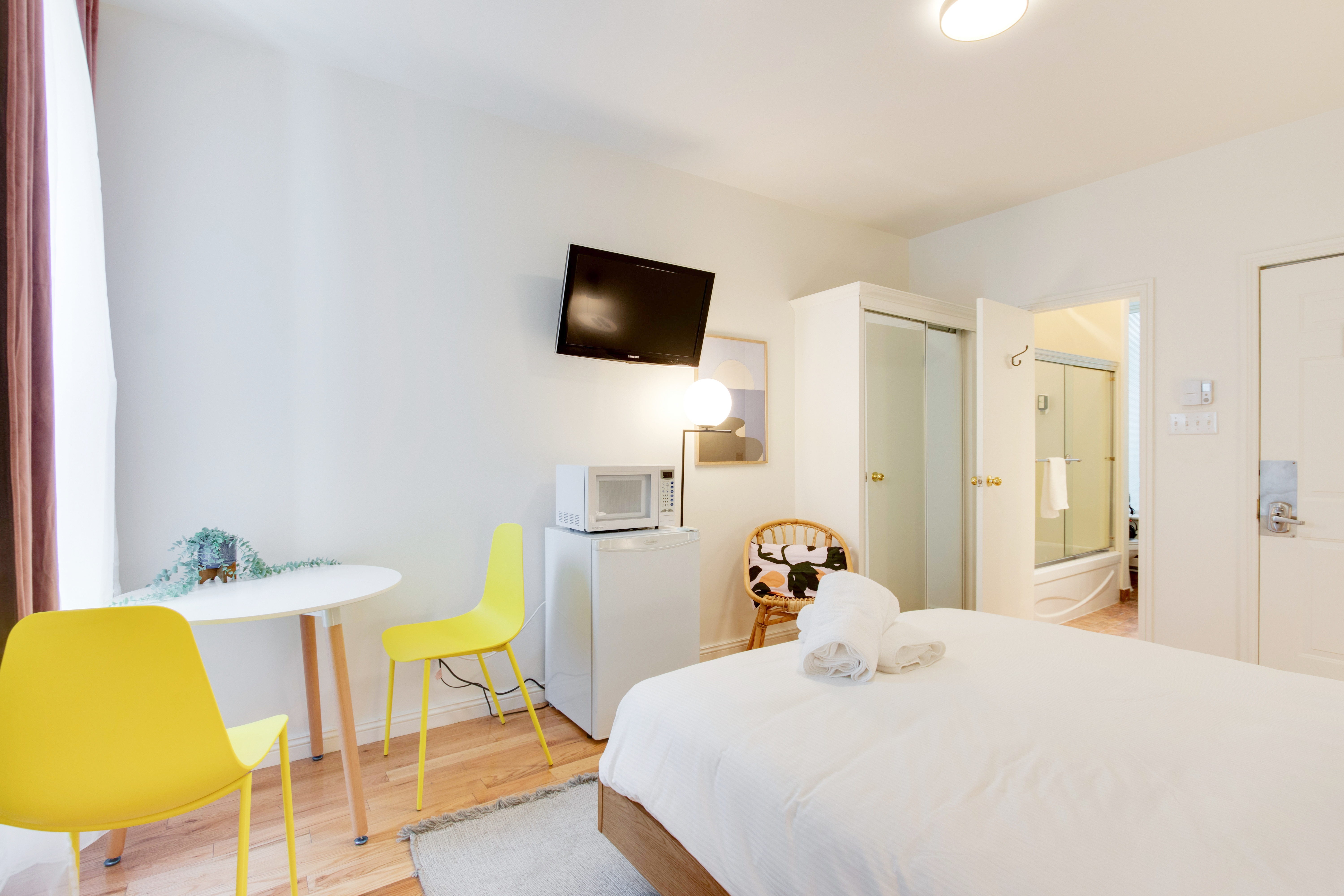 Pied-à-terre In The Heart Of Montreal's Scene