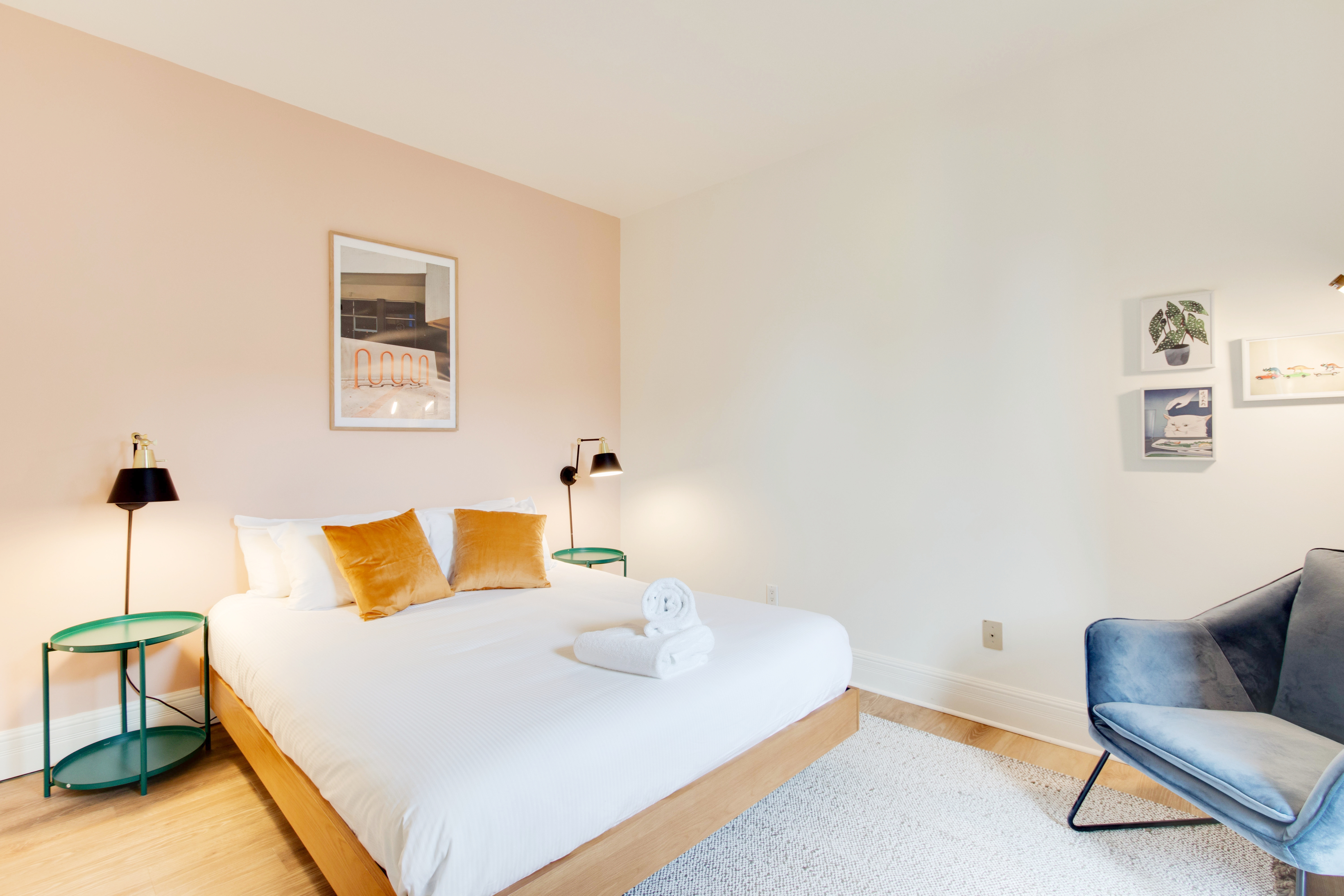 Modern Inn Suite in The Heart of Montreal's Scene