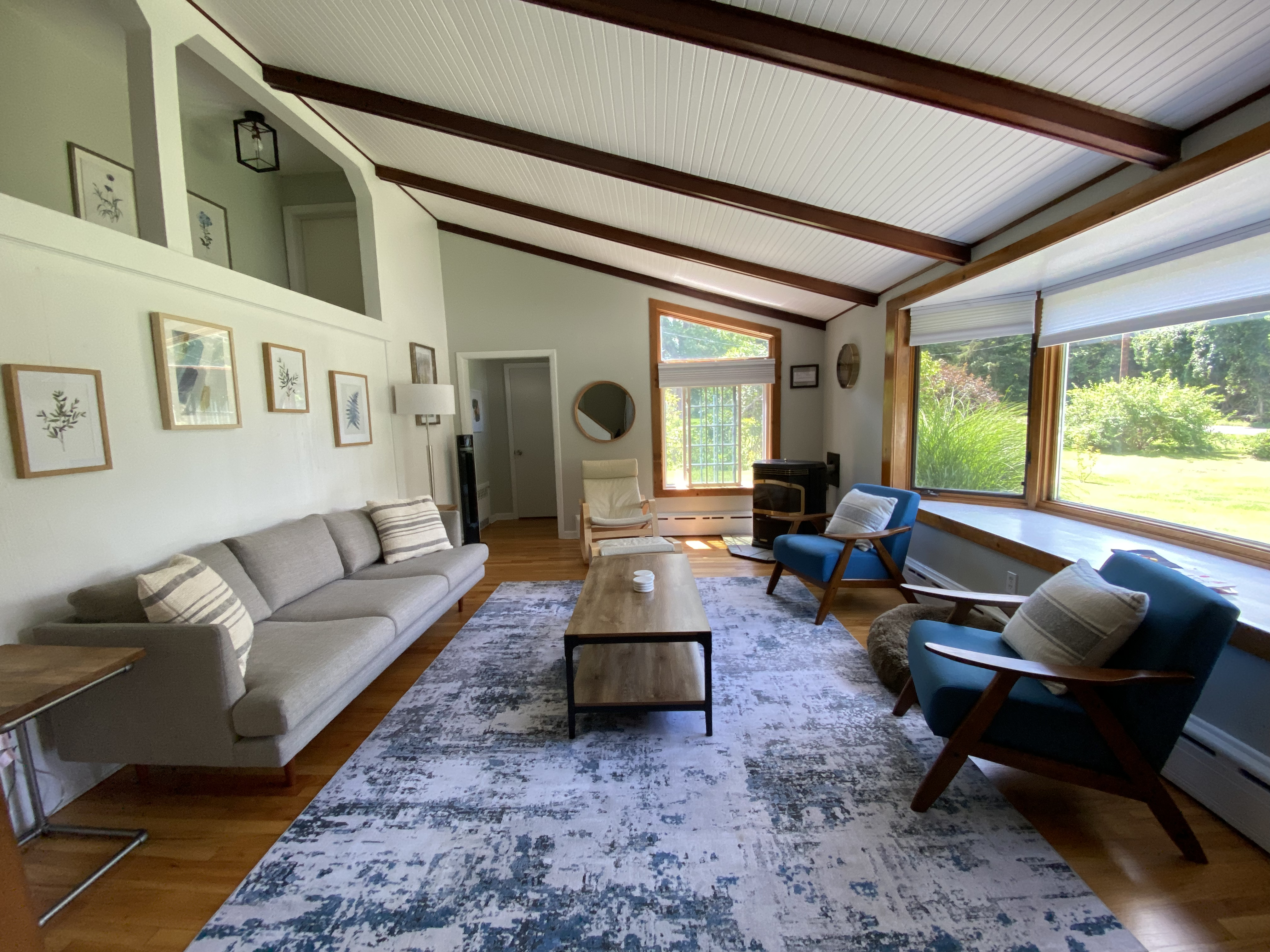 Cheerful 3 bedroom house abutting state forest
